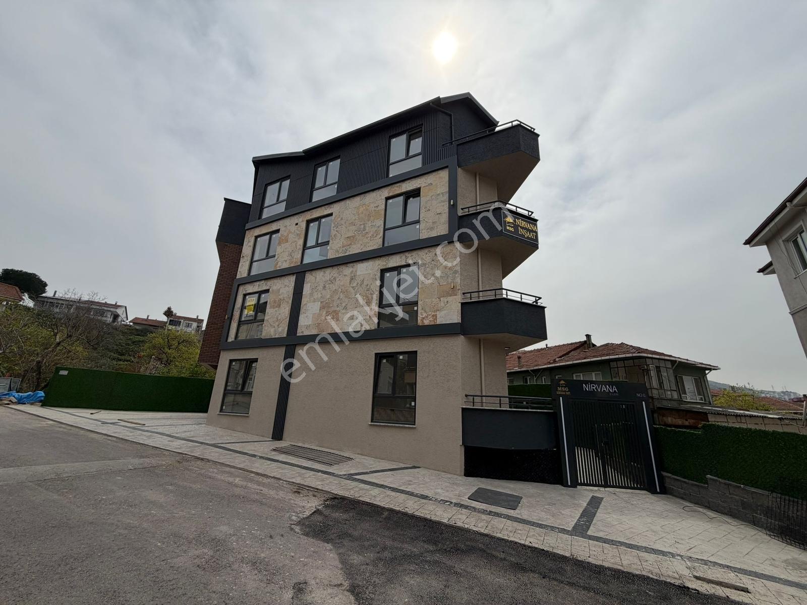 Değirmendere Merkez Yalı Mahallesinde Düz Bahçe Ve Çatı Dublex