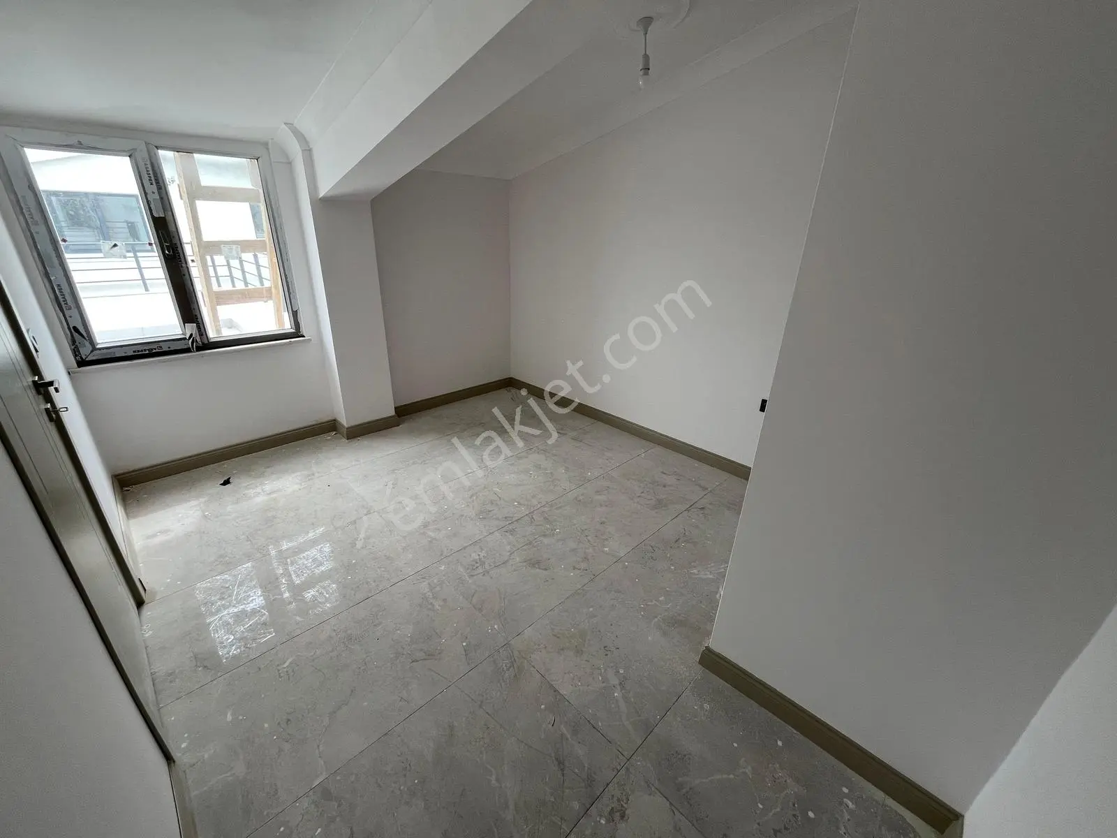 Gümüşden Zeytinlide Geniş Teraslı Doğa İle İç İçe Lux 3+1 Dublex - Görsel 35