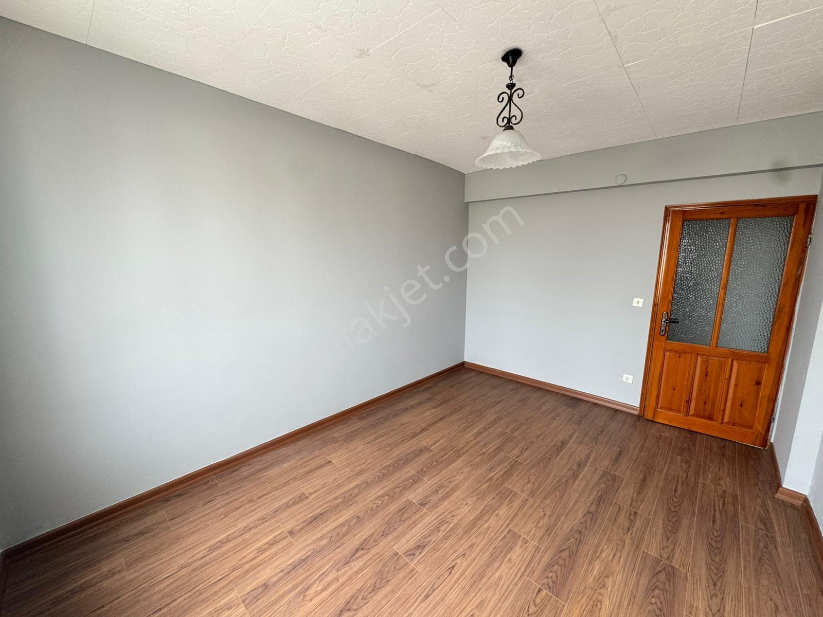 Kerim'den Küçükkuyu Merkez'de 2+1 Geniş Kiralık Daire - Görsel 6