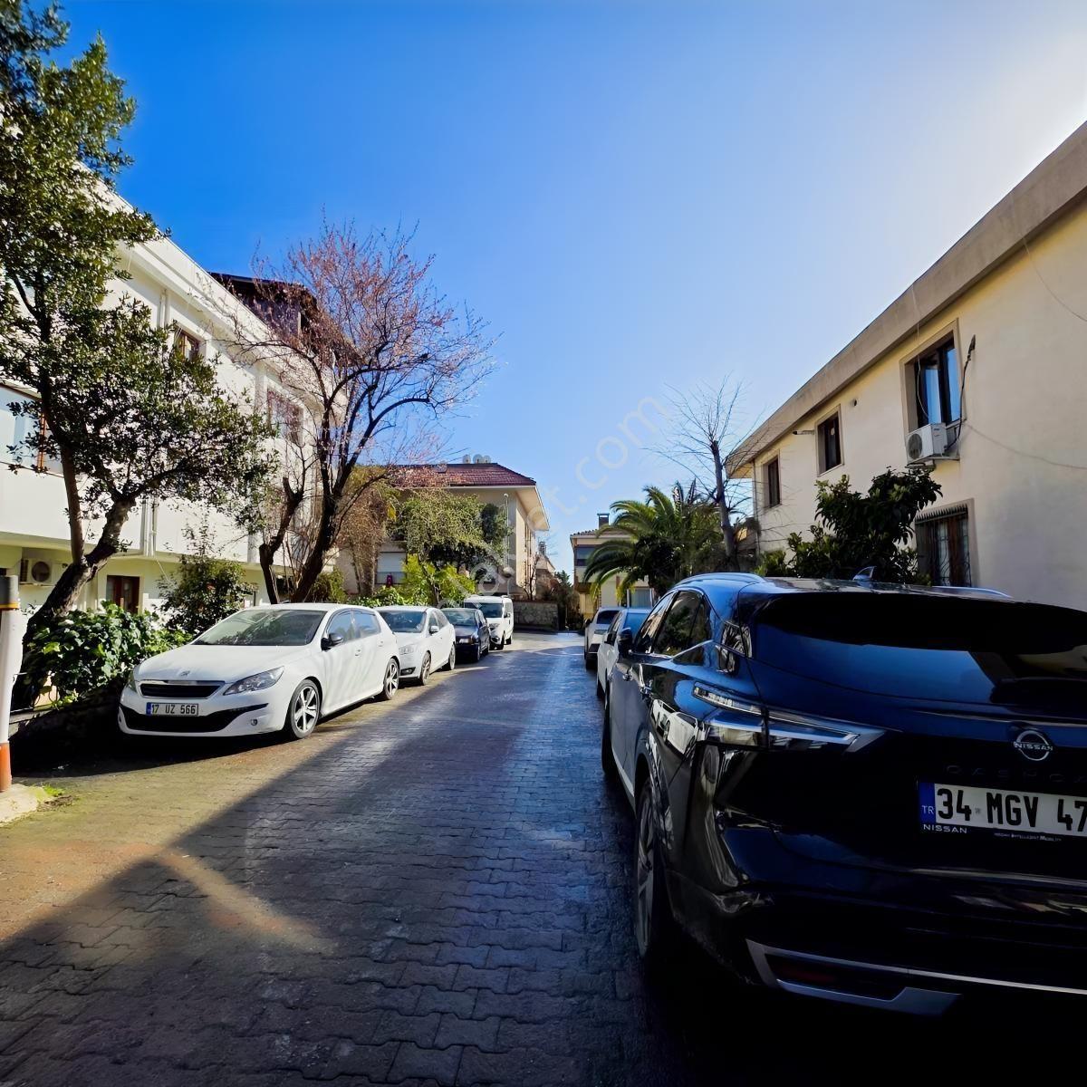 Remax Kaya Florya Şenlikköy Kıralık 4+1 200 M2 Site İçi Daire - Görsel 18