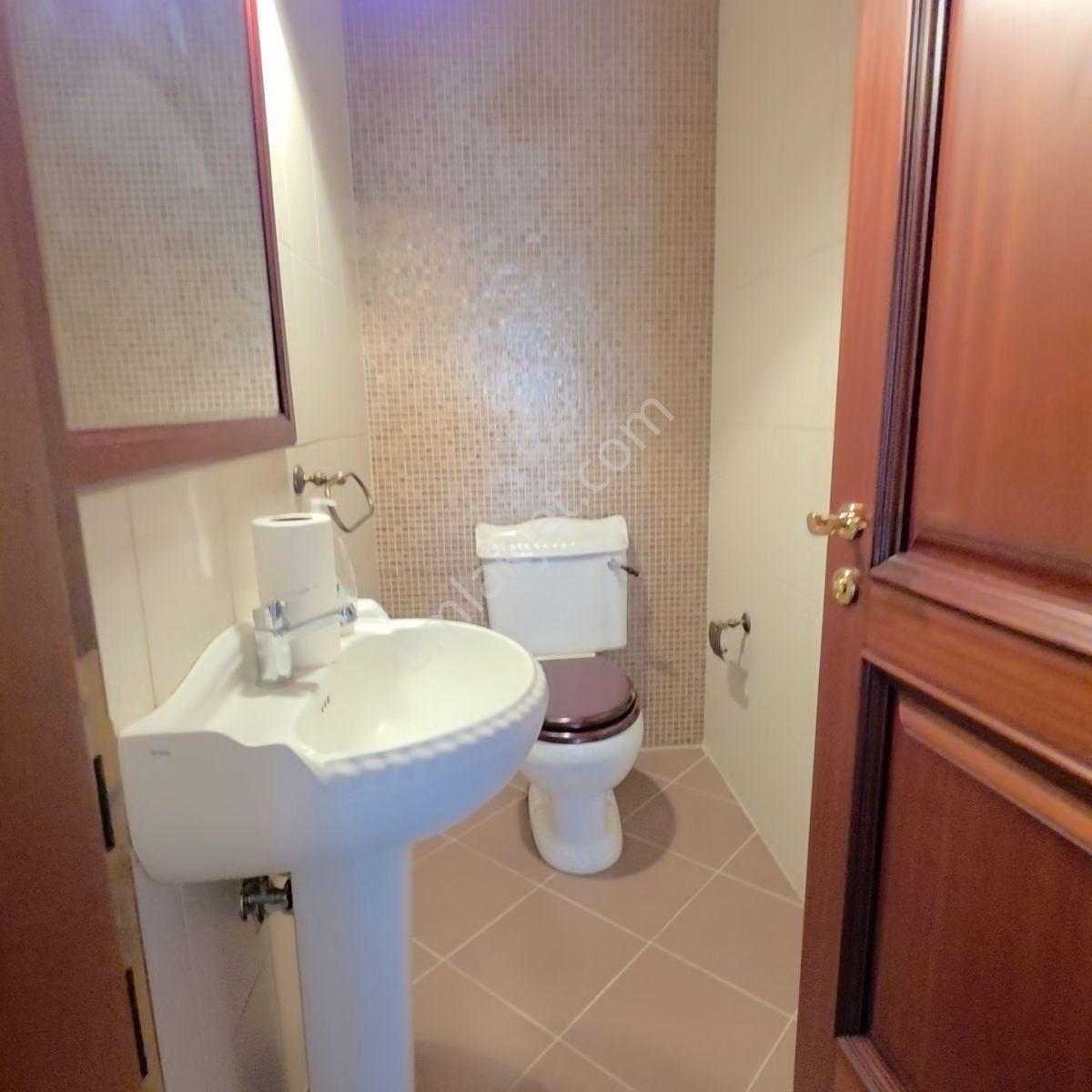Remax Kaya Florya Şenlikköy Kıralık 4+1 200 M2 Site İçi Daire - Görsel 17