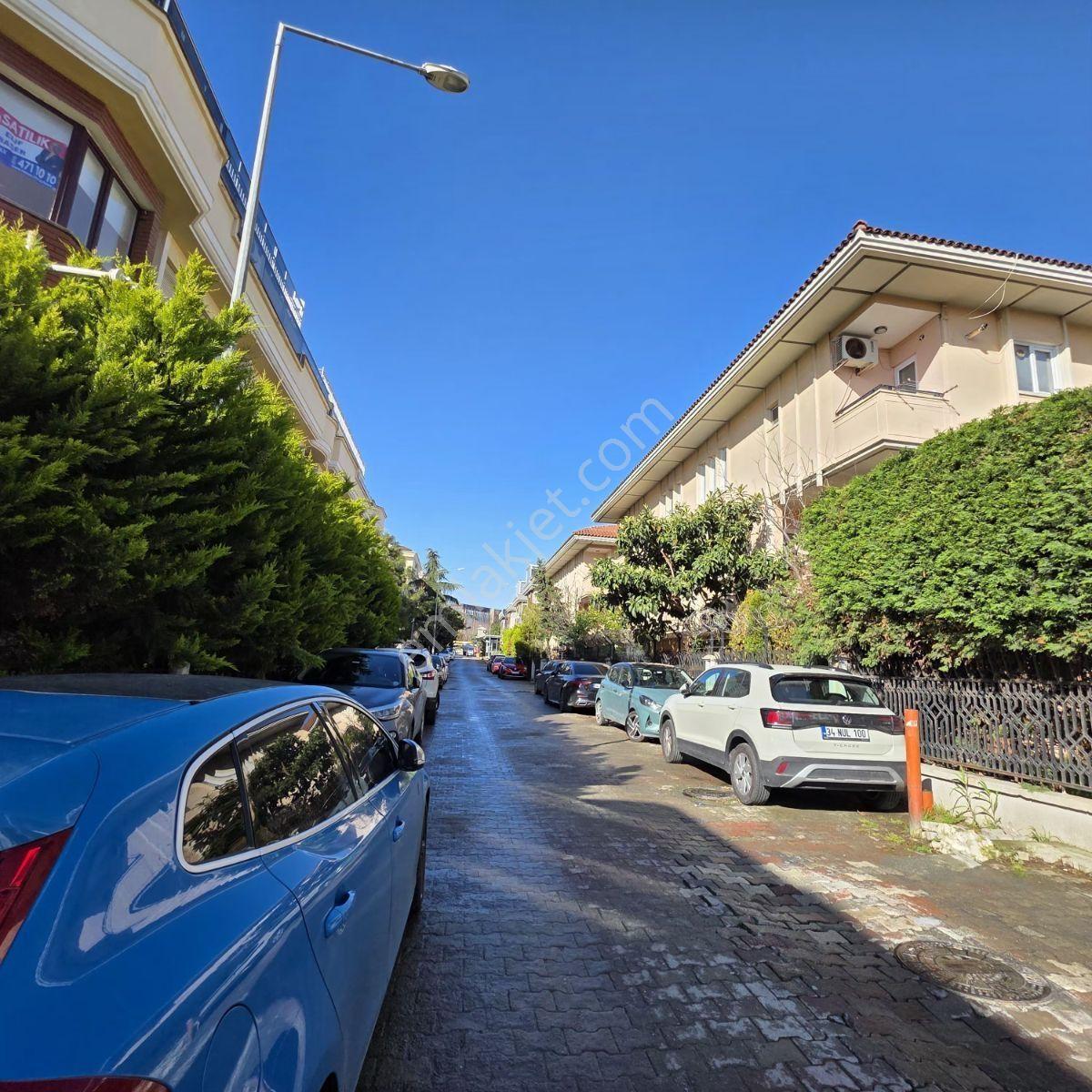 Remax Kaya Florya Şenlikköy Kıralık 4+1 200 M2 Site İçi Daire - Görsel 14