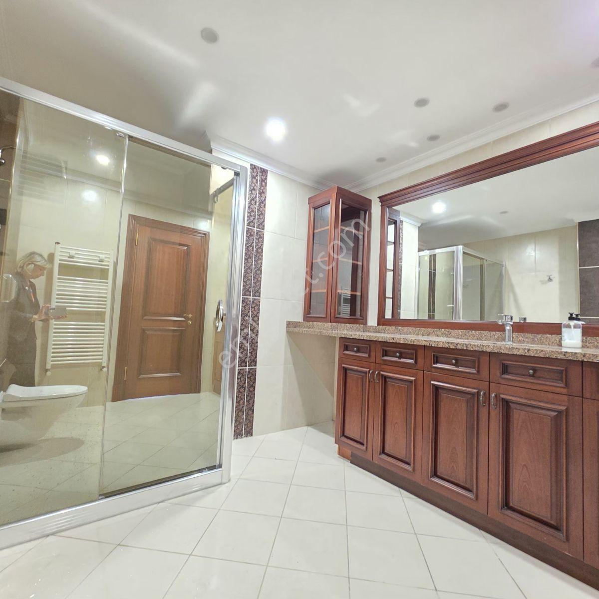 Remax Kaya Florya Şenlikköy Kıralık 4+1 200 M2 Site İçi Daire - Görsel 21