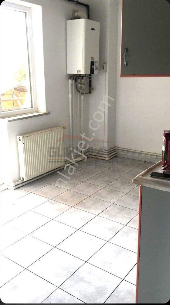 Güvenay - Çorum Kale Mah. Ata Caddesi Civarı 3+1 Kıralık Daire - Görsel 5