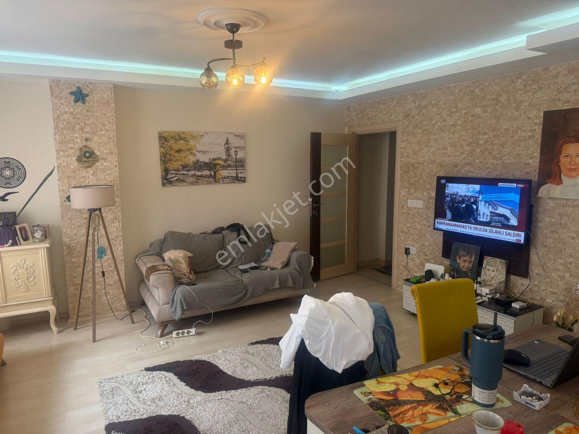 Barış'tan Tepeüstü Çiğdem Sokakta Satılık Ara Kat 3+1 Daire - Görsel 3