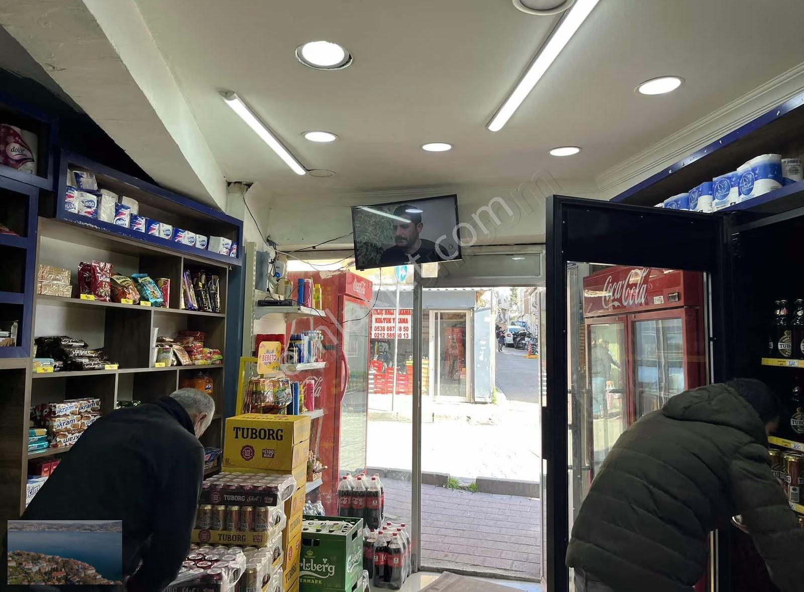 Sümbül Efendi Mah'de Tabela Değeri Yüksek Satılık 50m2 Dükkan - Görsel 2