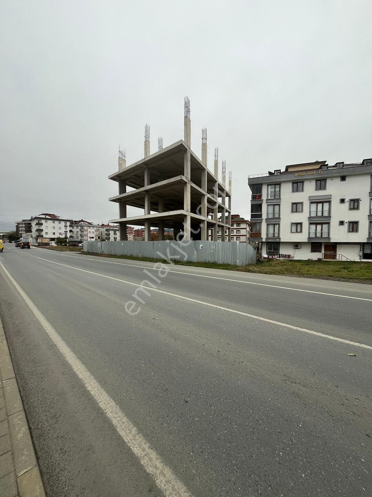 Ana Caddeye Cephe 1163m2 Arsa Projeli 6 Kat 4200m2 Natamam Bina - Görsel 4