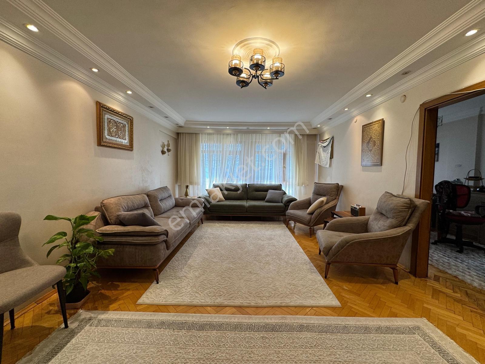 Keçiören Aşağı Eğlence Yakını 4+1 180 M2 Yapılı Fırsat Daire !