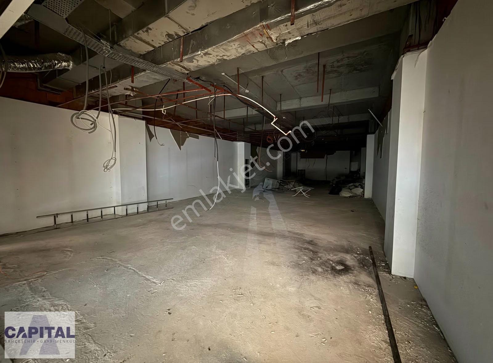 Eyüp Park Avm'de Özel Konumlu 240 M2 Boş Satılık Dükkan - Görsel 15