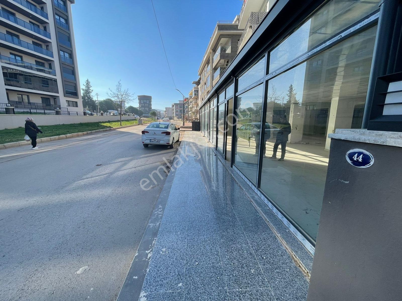 Asisst Gayrimenkul'den Menemende 400 M2 Kiralık Dükkan - Görsel 12