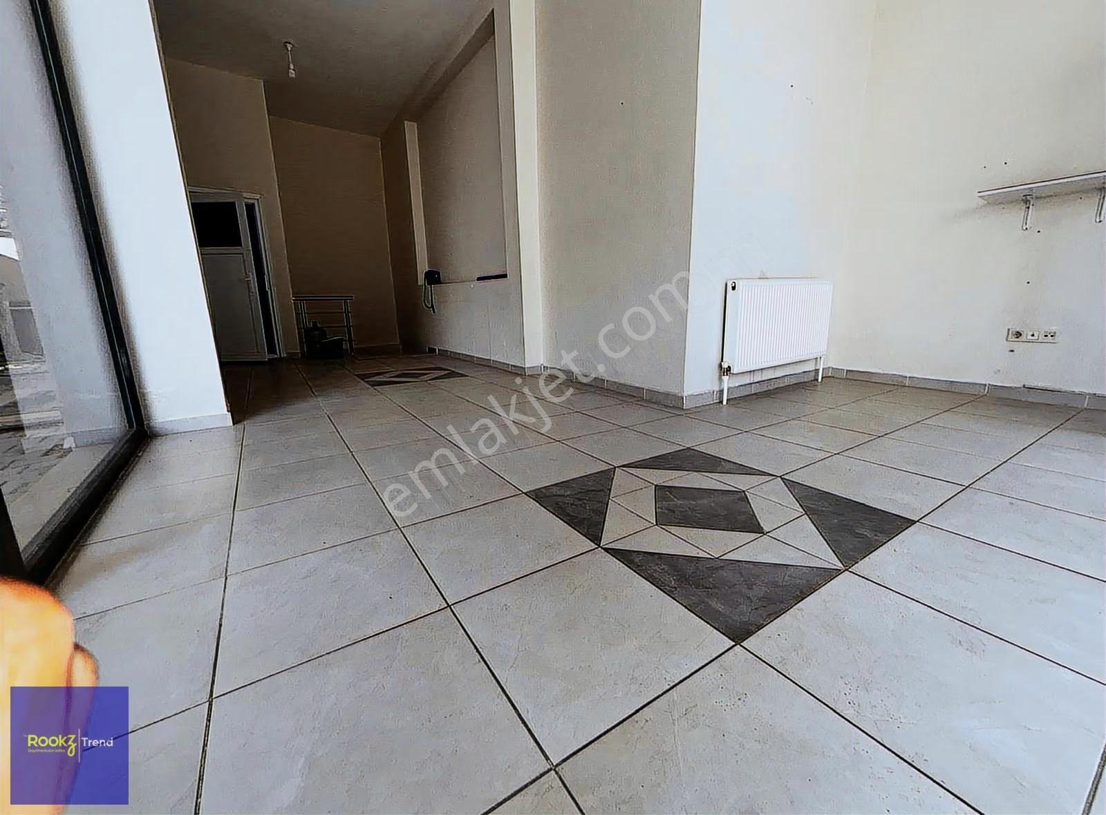 Yenidoğanda Ana Caddeye Paralel Boş Kiralık Dükkan - Görsel 6