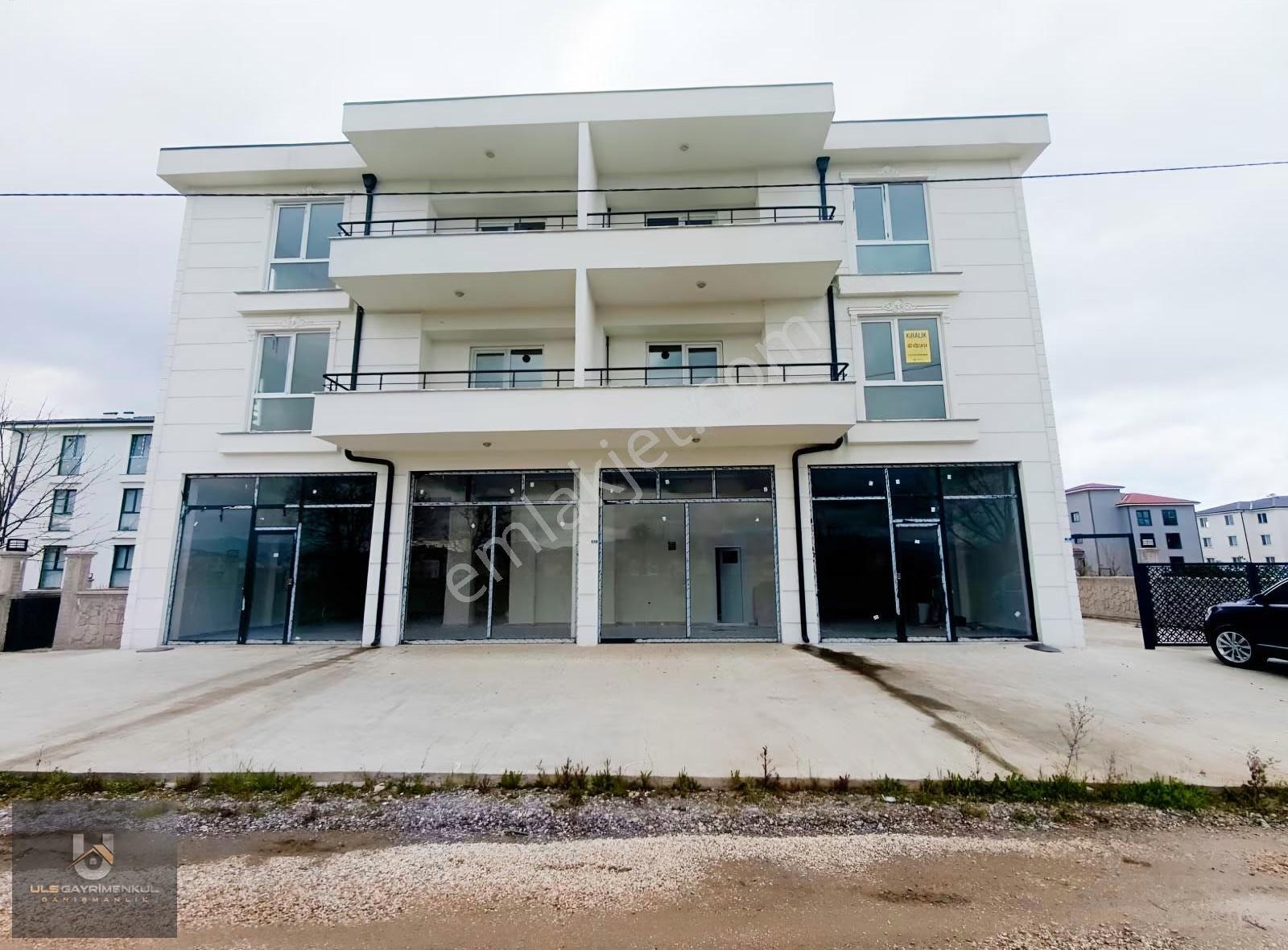 Arifiye Hanlı Mah. Kiralık 150 M2 Dükkan-işyeri