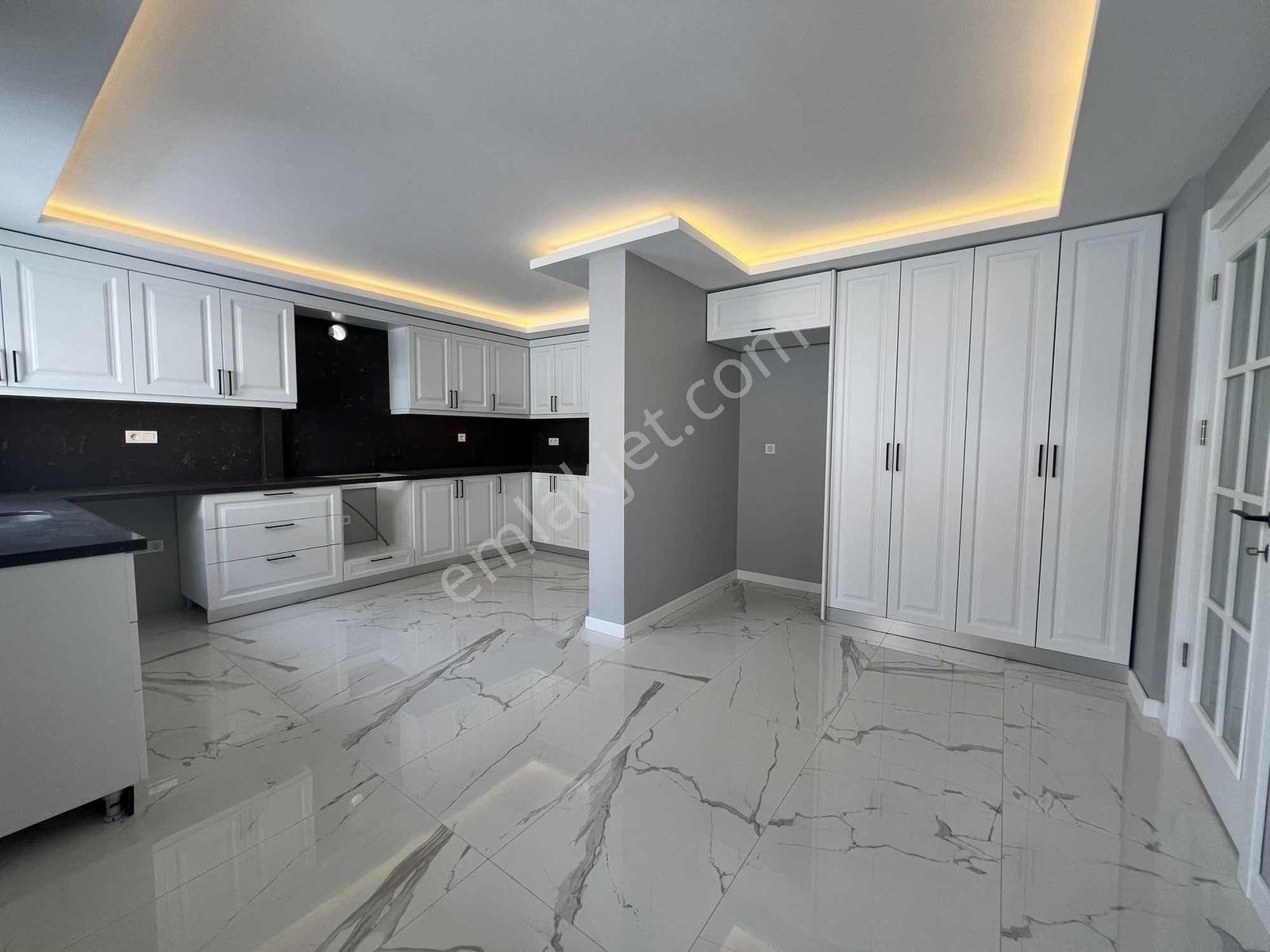 Üsküdar Çengelköy Ata-2 Sitesinde 320 M2 Triplex Villa - Görsel 20