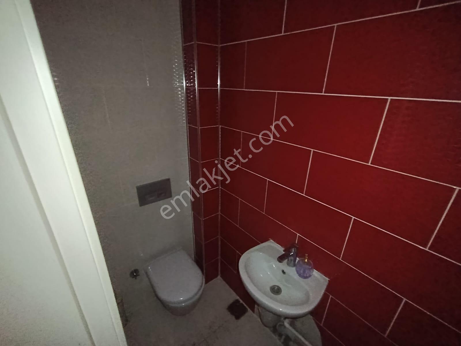 Yarımcapark İşmerkezinde Ofis Mobilyalı Eşyalı Kiralık Dükkan - Görsel 6