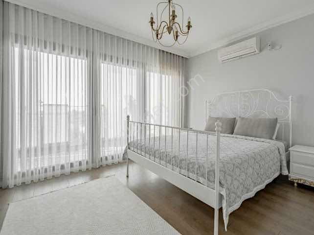 Kuşadası Davutlar'da Full Eşyalı Satılık 3+1 Müstakil Villa - Görsel 17