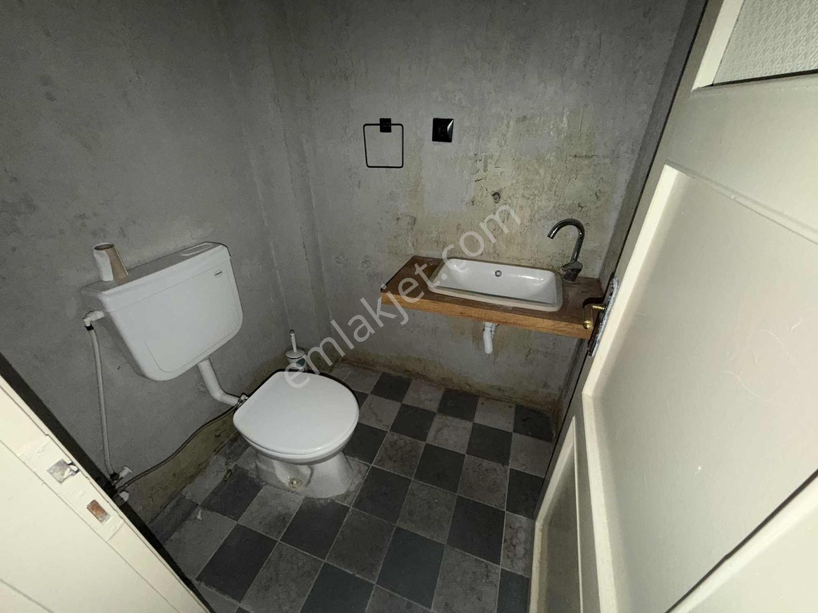 Azız Naci İşmerkezinde 1+1 Kiralık - Görsel 2