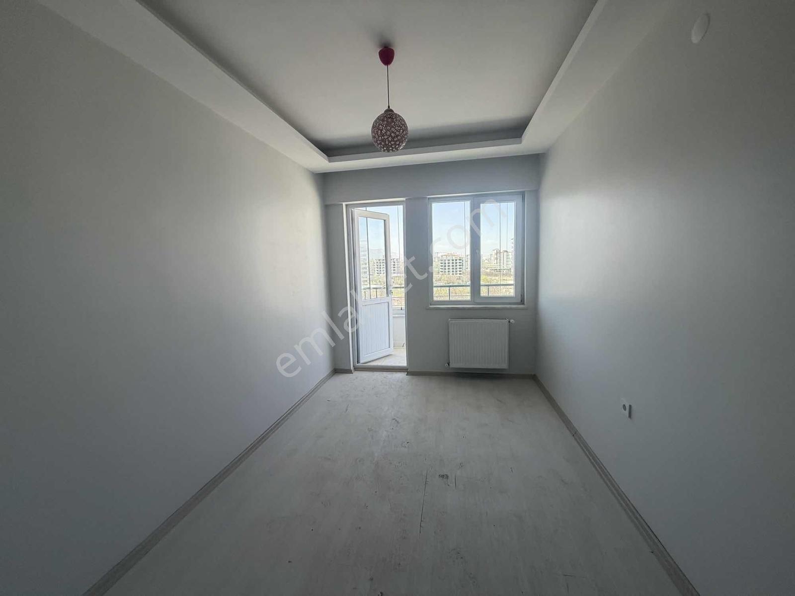 Yusuf Karadağlıdan Bostanbaşında Acil Satılık Yapılı 4+1 Daire - Görsel 26