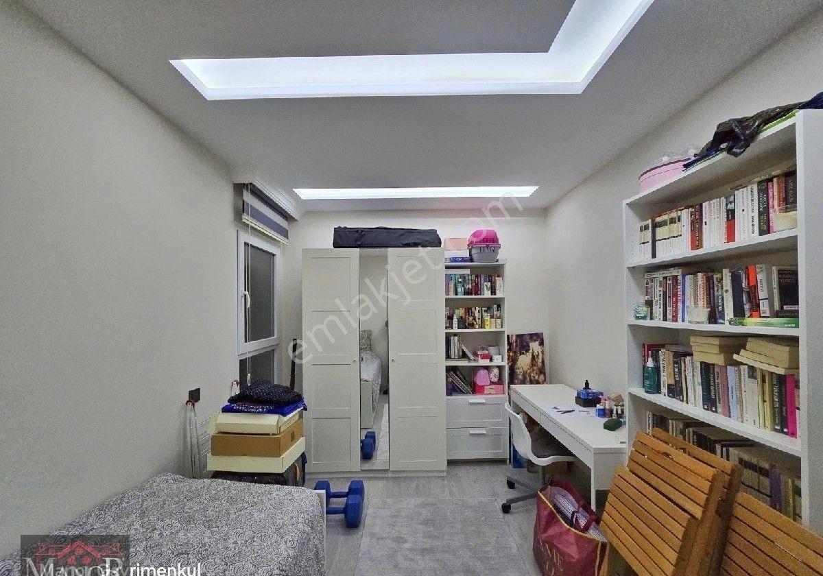 Kuşadasında Mükemmel Sitede Köşe Konum Eşyalı Özel Bahçeli Satılık Pırıl Pırıl Daire - Görsel 7
