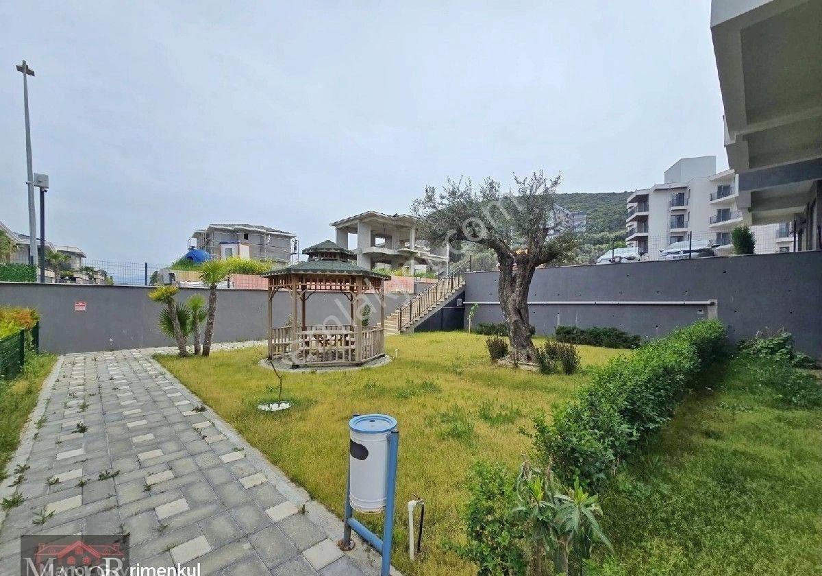 Kuşadasında Mükemmel Sitede Köşe Konum Eşyalı Özel Bahçeli Satılık Pırıl Pırıl Daire - Görsel 11