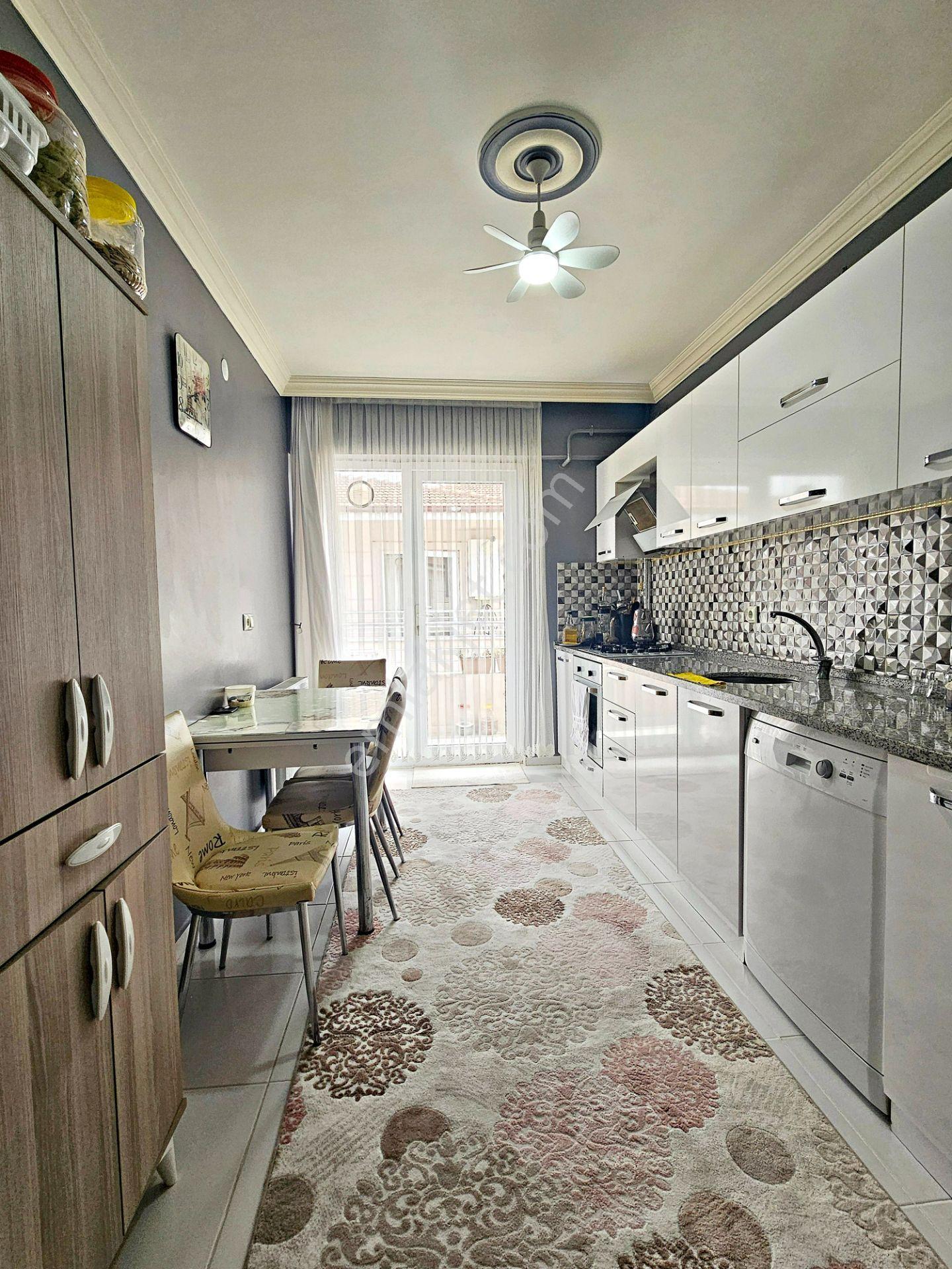 Gölcük Çiftlik Mah. Şehri Torunoğlu Sitesinde Satılık 3+1 Daire - Görsel 8