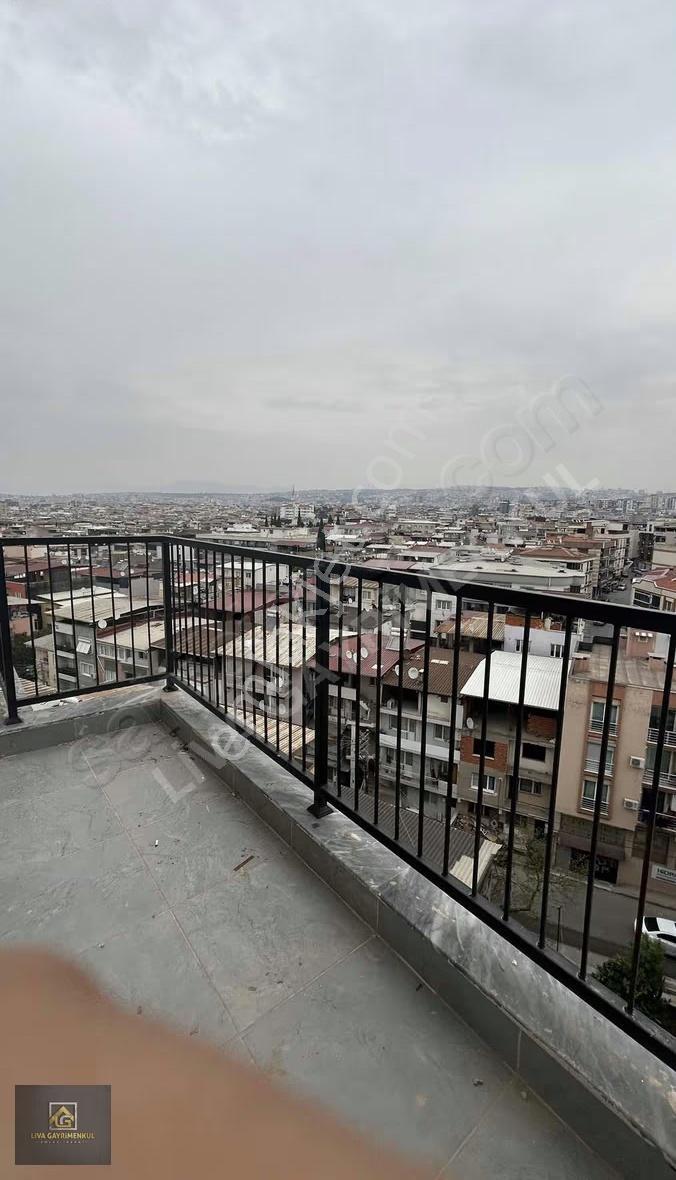 Buca Çamlıkule'de Merkezde Kiralık Balkonlu Sıfır Daire - Görsel 3
