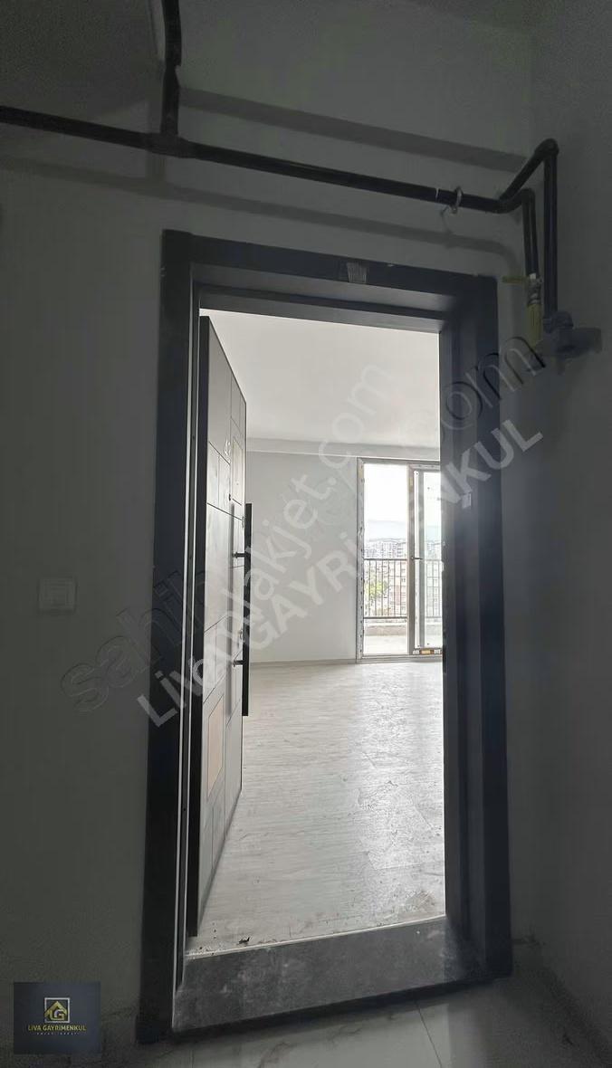 Buca Çamlıkule'de Merkezde Kiralık Balkonlu Sıfır Daire - Görsel 19