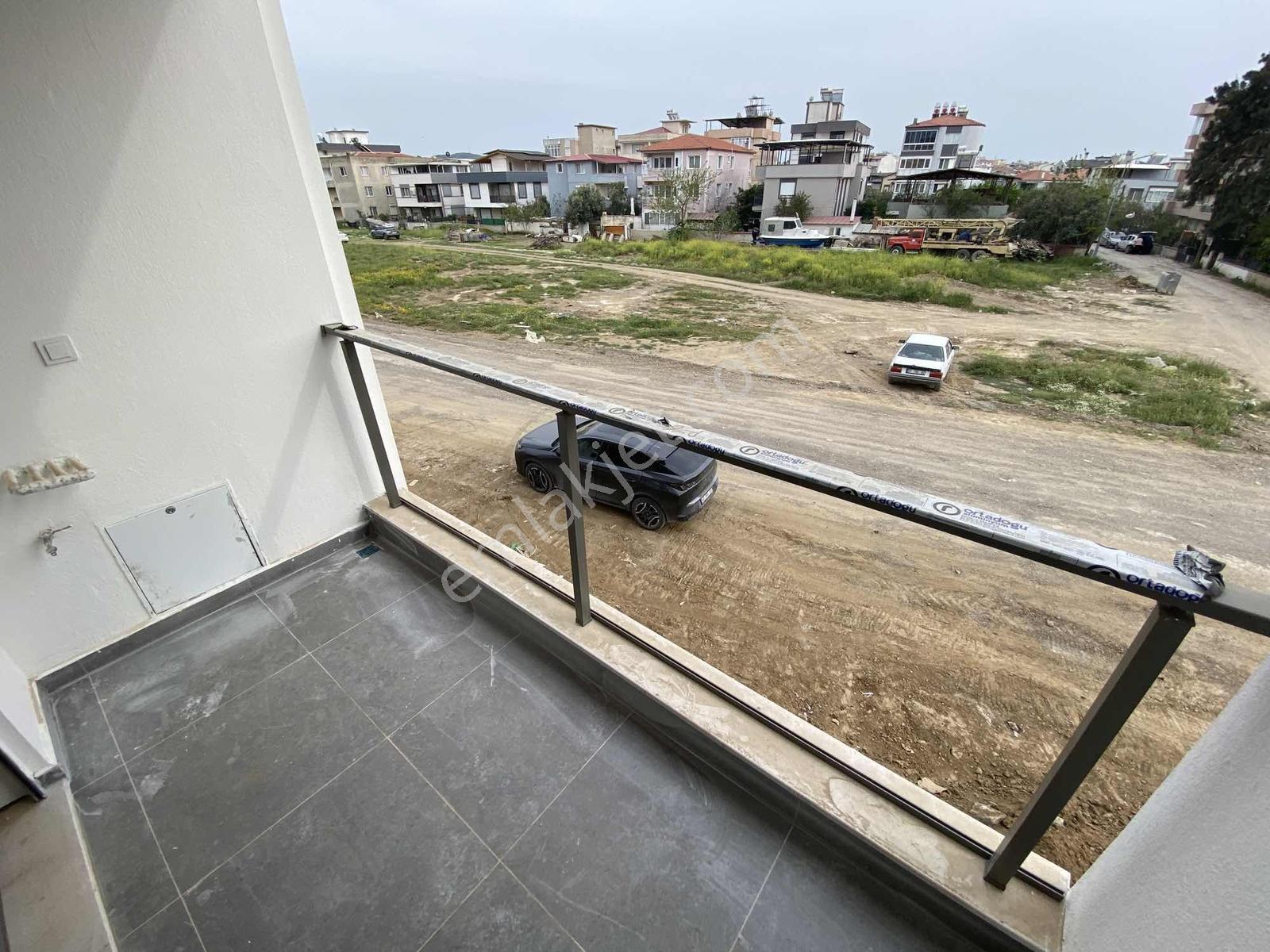 Seferihisar Değerli Bölgede Havuzlu Sitede Balkonlu 1+1 Daireler - Görsel 8