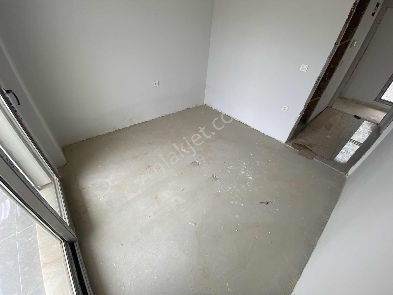 Seferihisar Değerli Bölgede Havuzlu Sitede Balkonlu 1+1 Daireler - Görsel 18