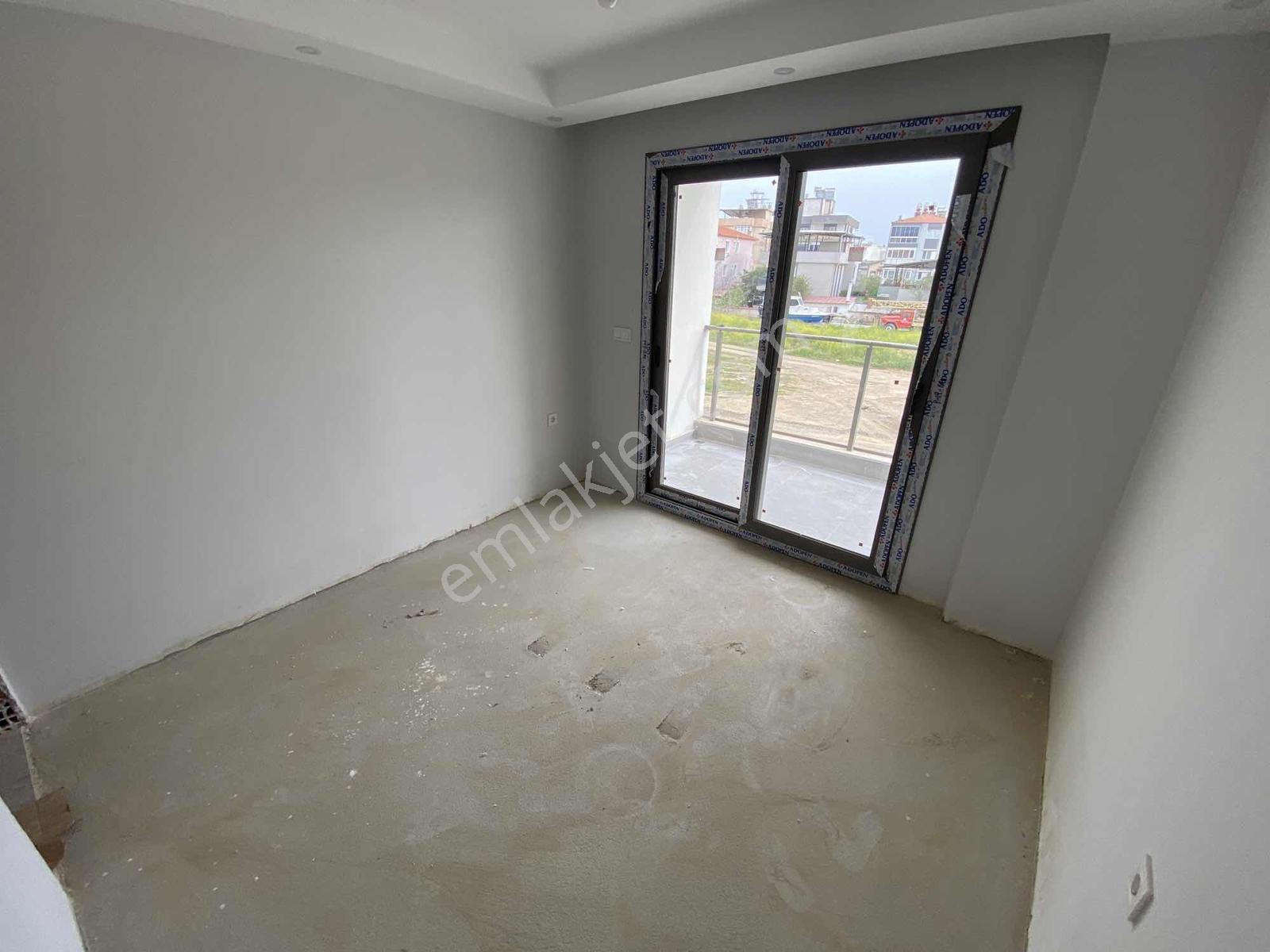 Seferihisar Değerli Bölgede Havuzlu Sitede Balkonlu 1+1 Daireler - Görsel 9