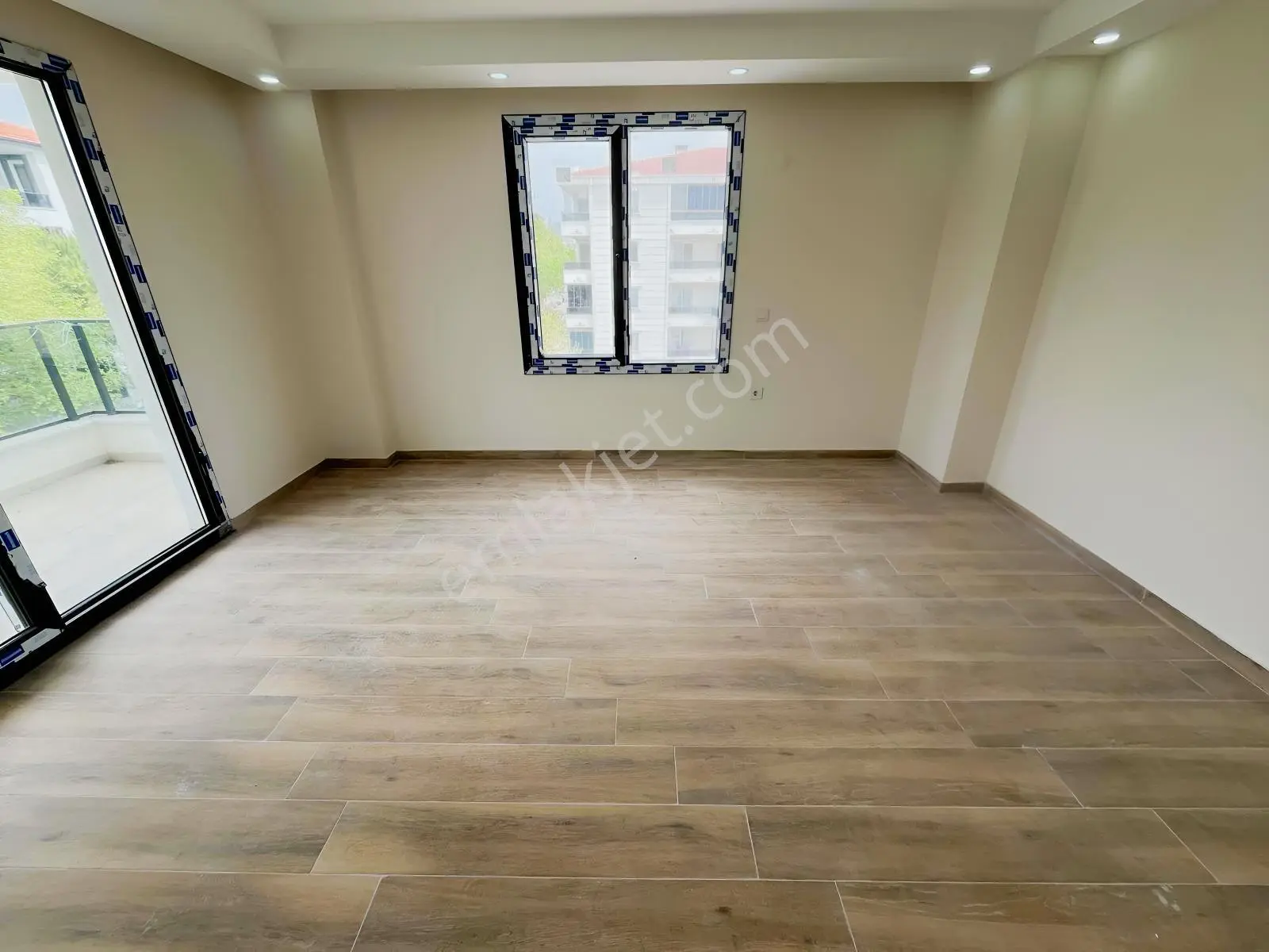 Dağlı !gayrimenkul'den|3+1| Cadde|üzeri|ara|kat|sıfır|daire! - Görsel 3