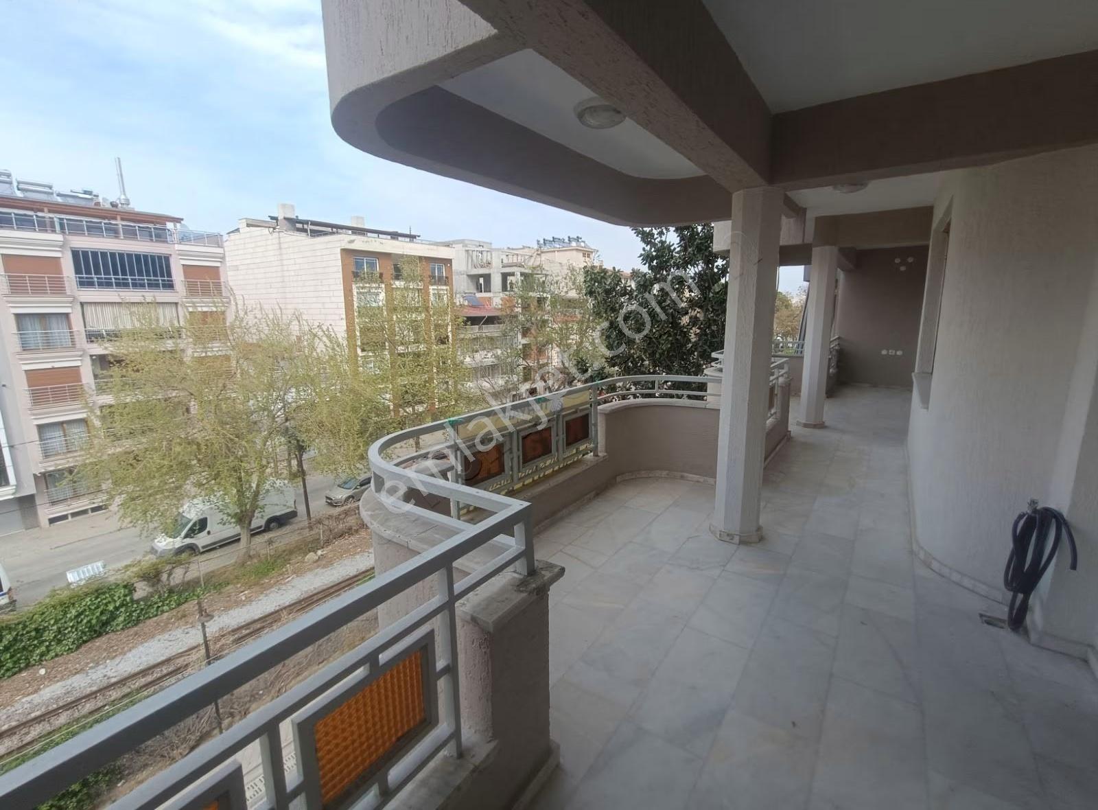 Tren Yoluna Cepheli Kiralık 4+1 Daire - Görsel 15