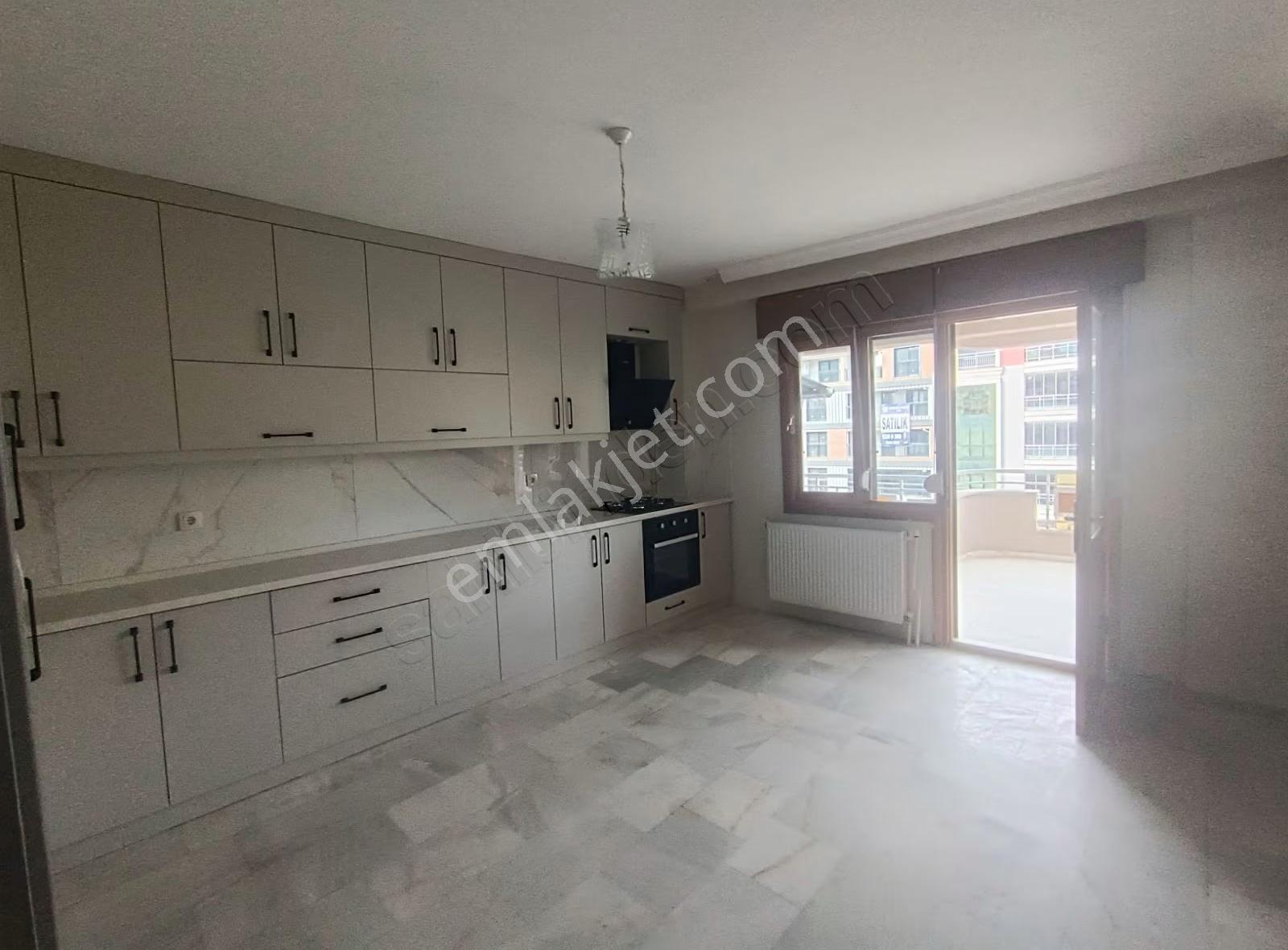 Tren Yoluna Cepheli Kiralık 4+1 Daire