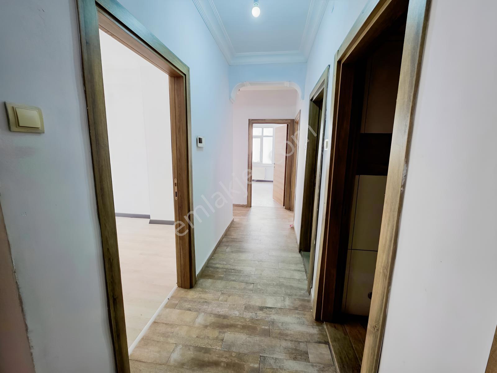 Gökmeydan'da Köşe Konum 120m2 3+1 Bakımlı Daire - Görsel 3