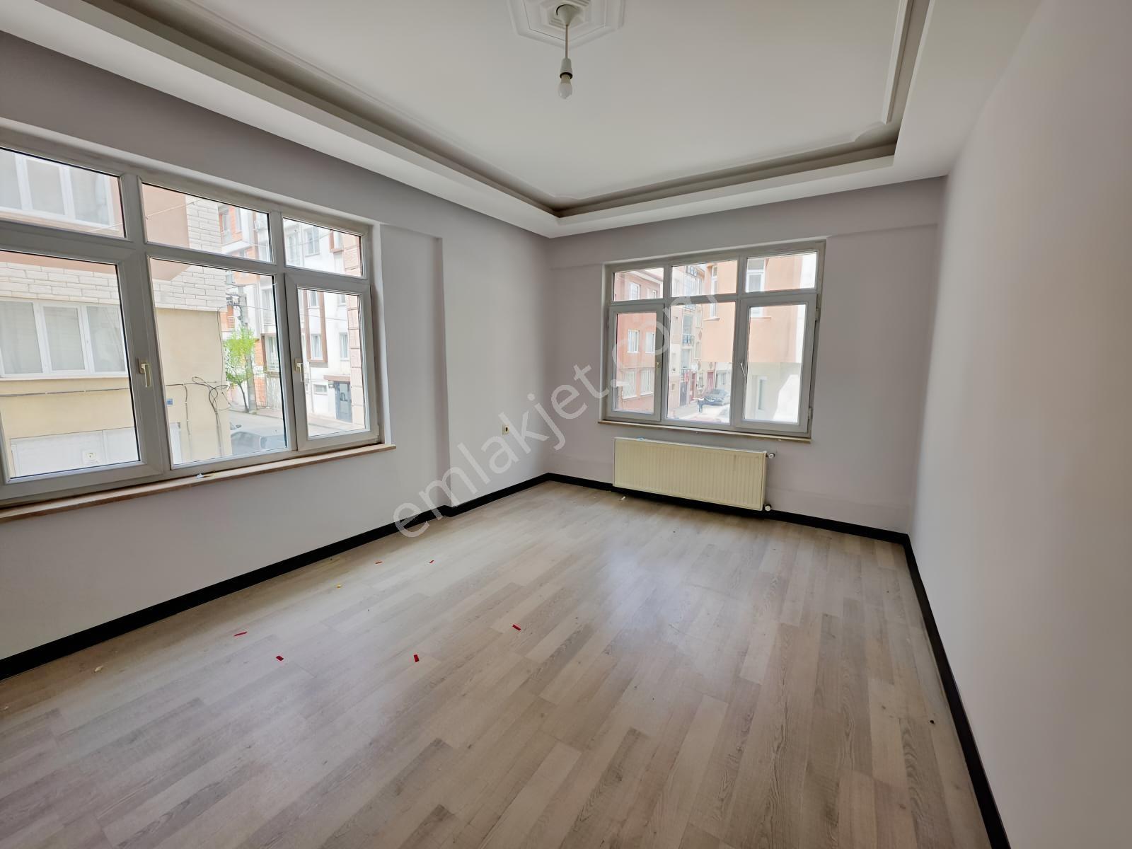 Gökmeydan'da Köşe Konum 120m2 3+1 Bakımlı Daire