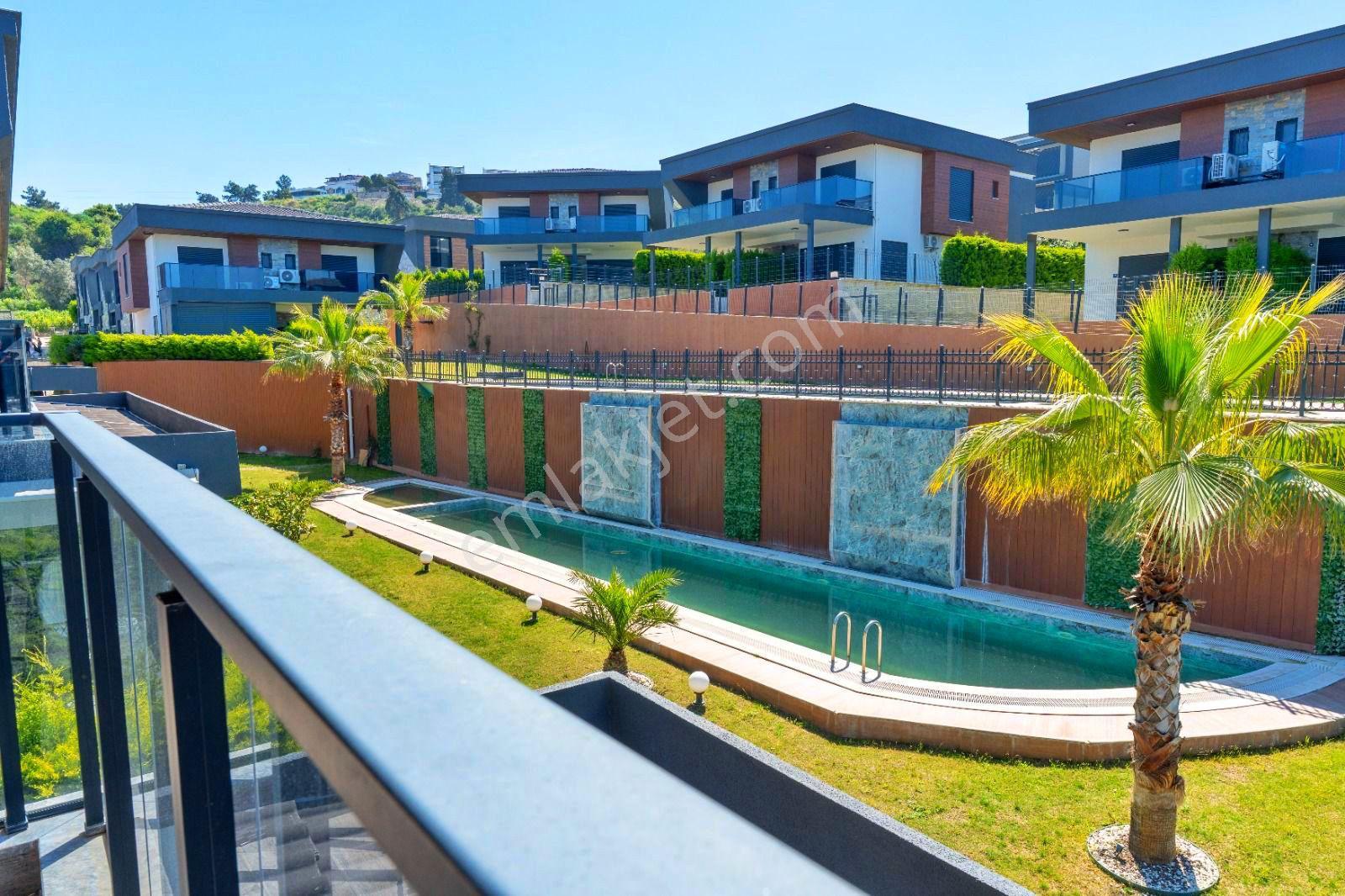 Kuşadası Karaoavada Avm'ler Bölgesinde 3+1 Geniş Bahçeli Havuzlu Sitede Fırsat Villa - Görsel 29