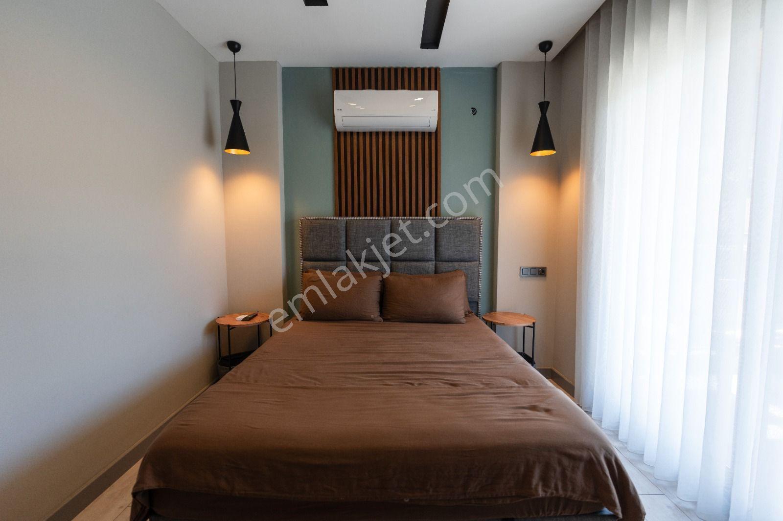 Kuşadası Karaoavada Avm'ler Bölgesinde 3+1 Geniş Bahçeli Havuzlu Sitede Fırsat Villa - Görsel 25