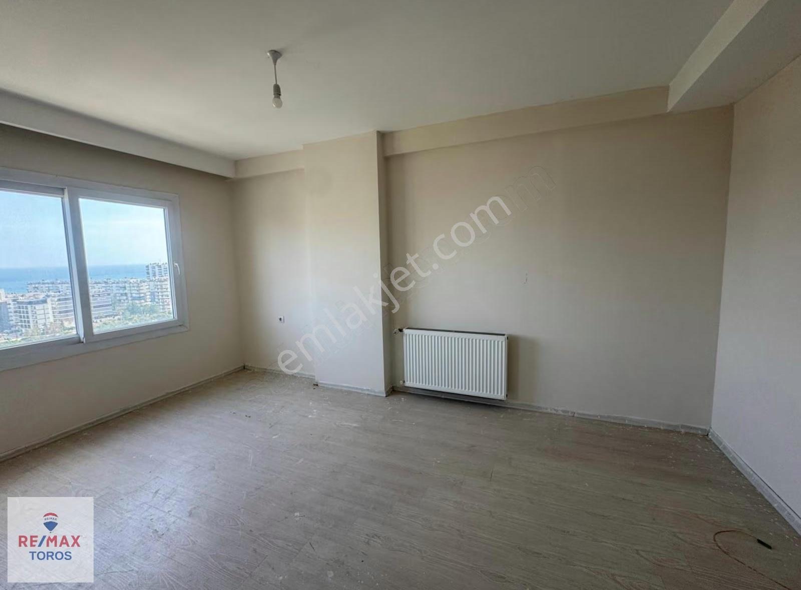 Remax Toros'tan Mezitli'de Merkezi Konumda Deniz Manzaralı 1+1 - Görsel 15