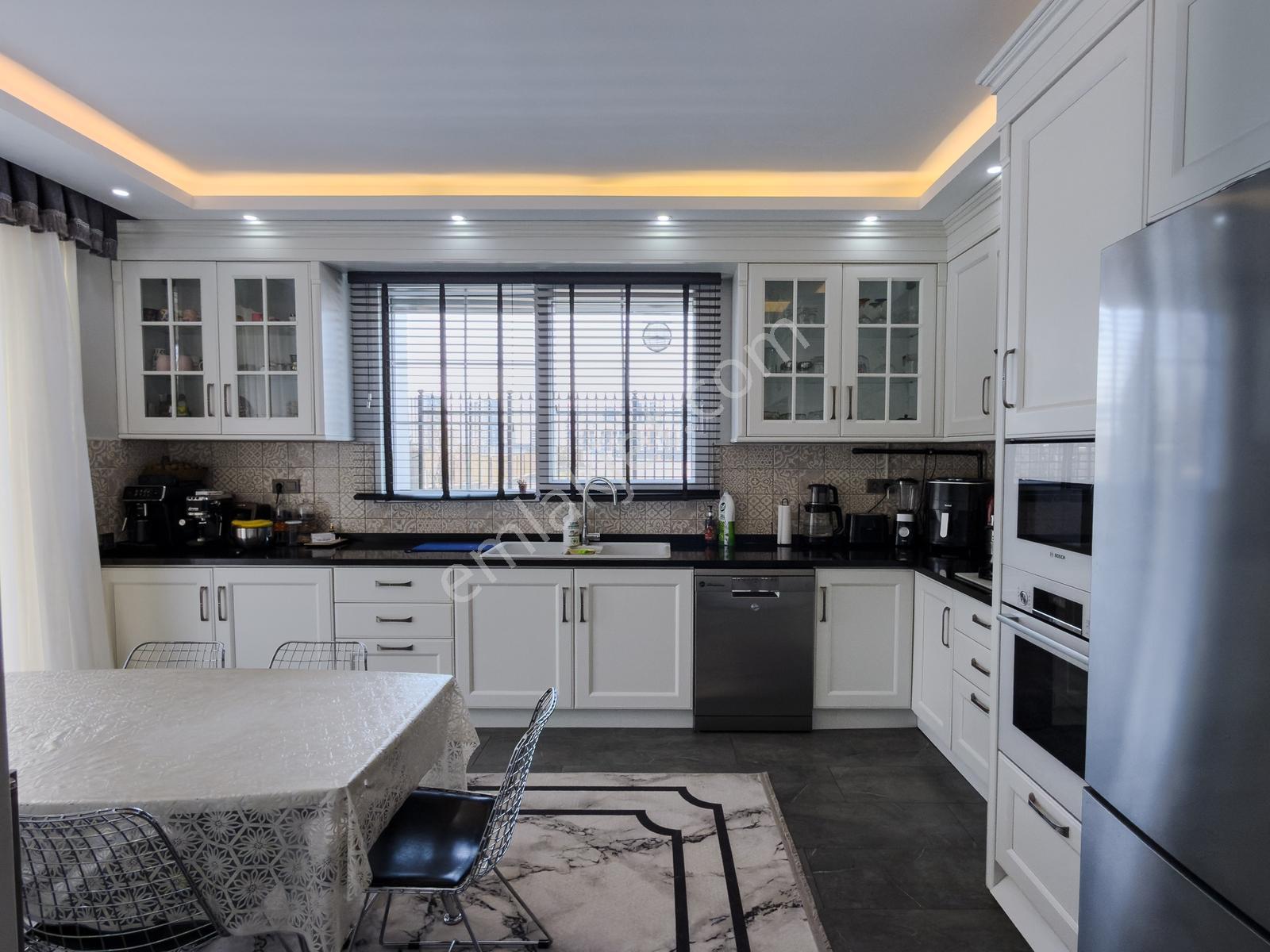 Ahlatlıbelde İskanlı 5+2 Villa-asansörlü-geniş Bahçeli - Görsel 21