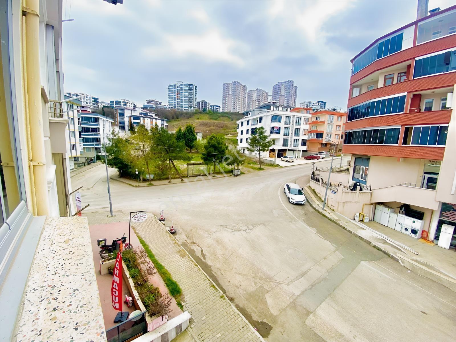 Esenevler Mahallesinde Geniş, Yenilenmiş 4+1 Satılık Daire - Görsel 7