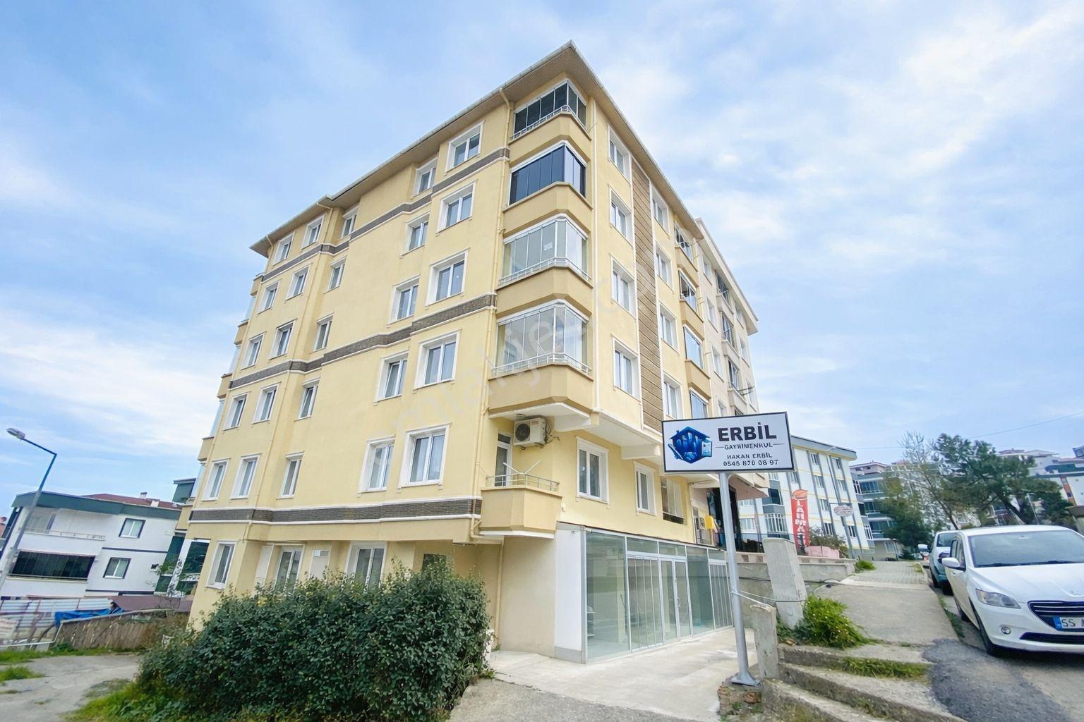 Esenevler Mahallesinde Geniş, Yenilenmiş 4+1 Satılık Daire