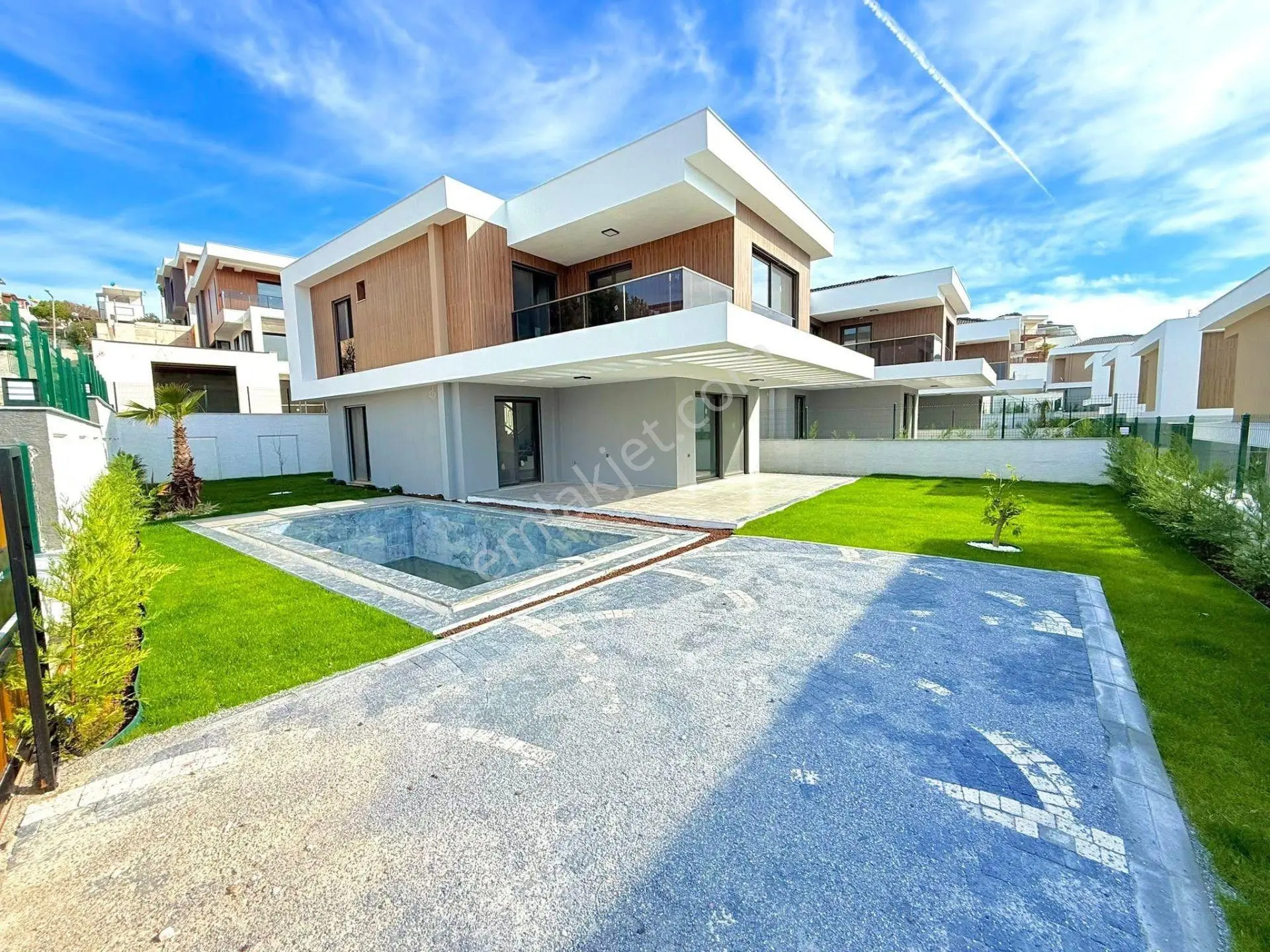 Kuşadası Karaova Soğucak Mevkiinde 4+1 Sıfır Tek Müstakil Özel Havuzlu Fırsat Villa - Görsel 4
