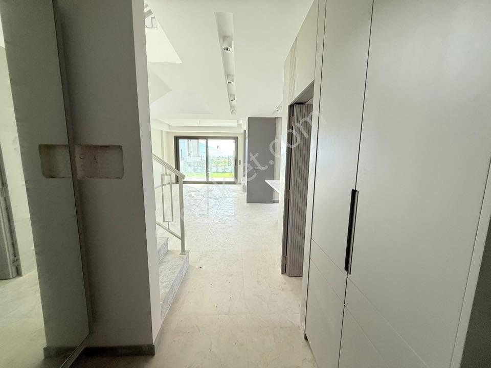 Kuşadası Karaova Soğucak Mevkiinde 4+1 Sıfır Tek Müstakil Özel Havuzlu Fırsat Villa - Görsel 8