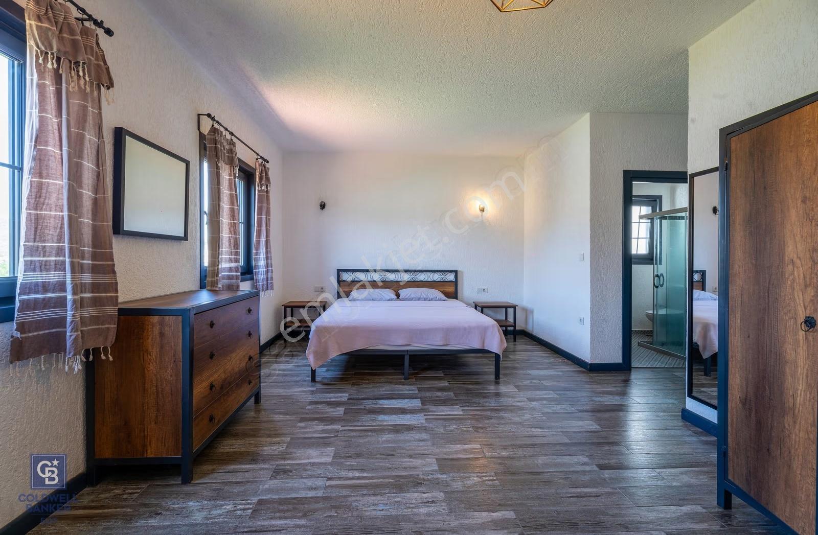 Akyarlar Kalekent Sitesi'nde 4+1 Plajlı Villa - Görsel 9
