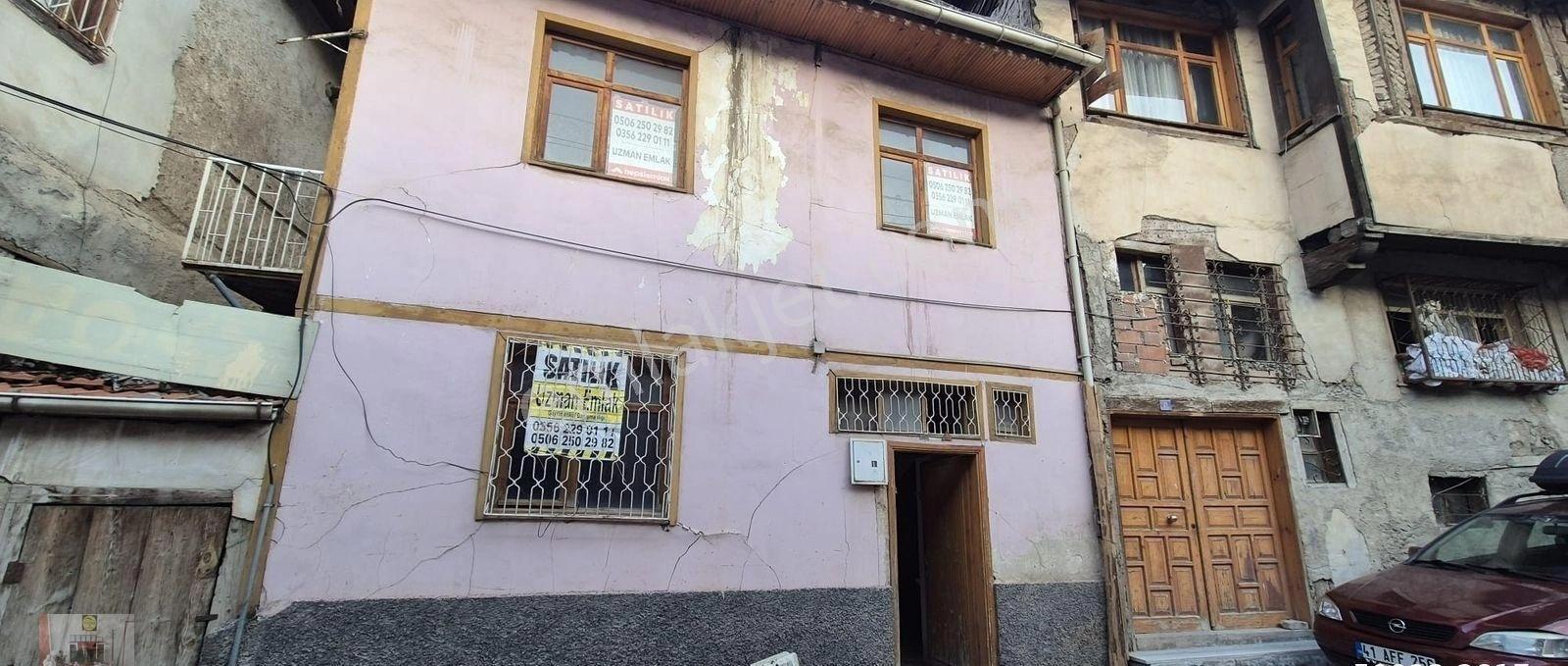 Tarihi Sulusokak İçinde Satılık 3+1 Müstakil Ev - Görsel 17