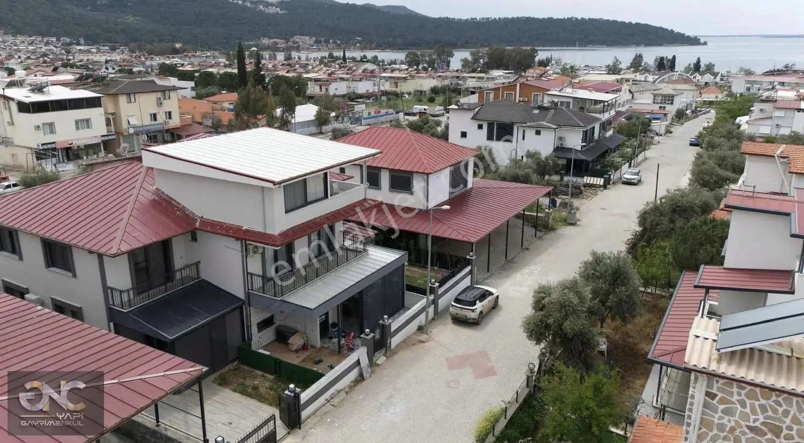 Akbük Merkez'de Eksiksiz Eşyalı Giriş Kat Yazlık - Görsel 2