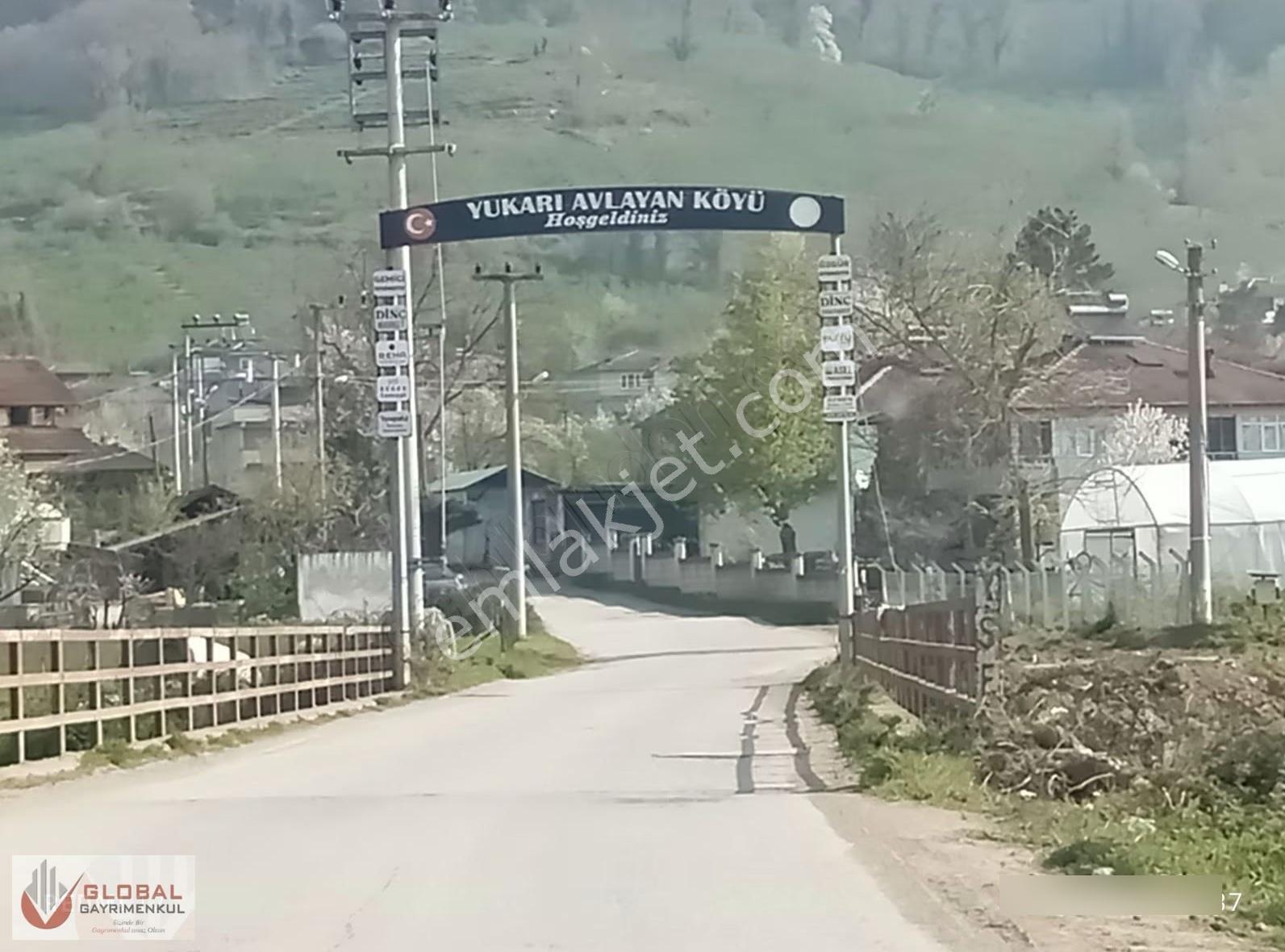 Global'den Köy İçinde Melen Çayı Manzaralı Müstakil Ev Ve Arsası