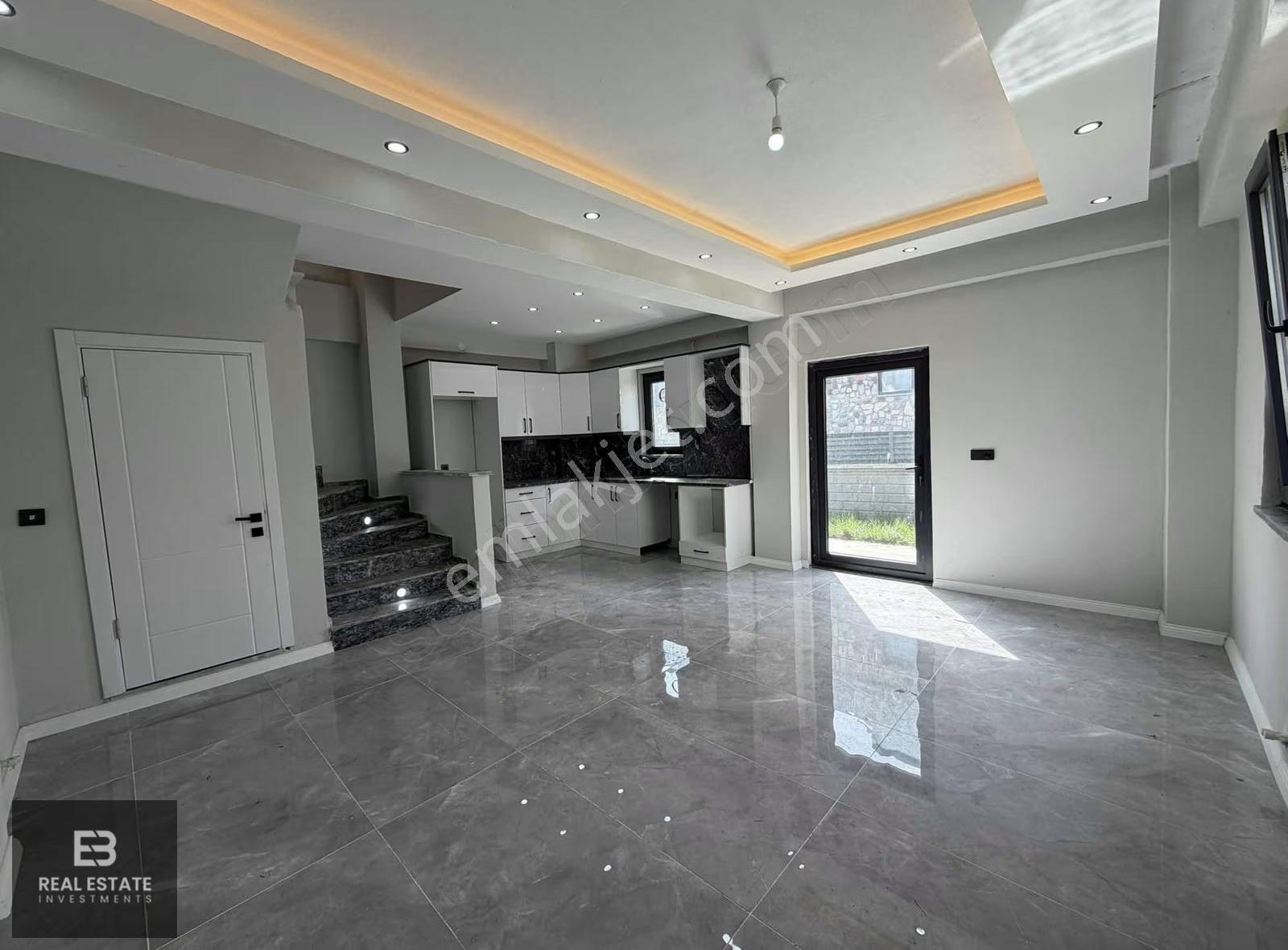 Sakarya Kocaali'de 3+1 Müstakil Bahçeli Tripleks Satılık Villa - Görsel 11