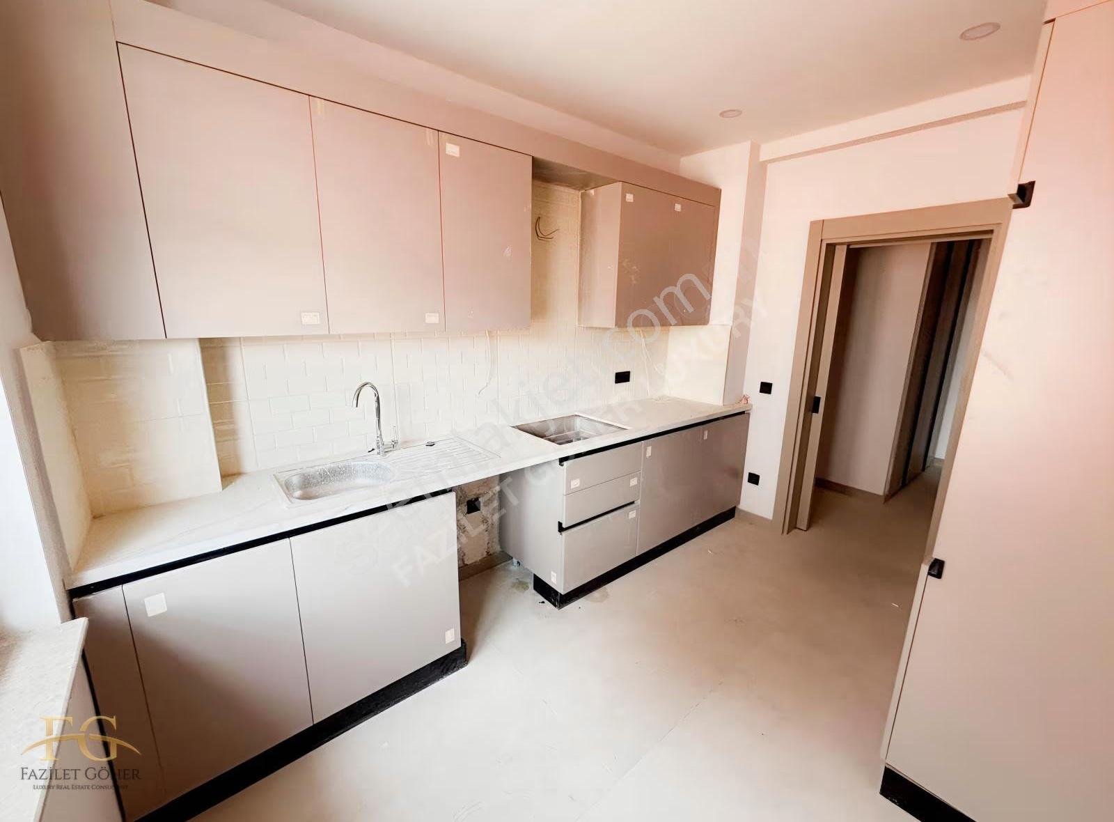 Antalya Korkuteli Çarşı Merkezde 2+1 Geniş Ve Kullanışlı Daire