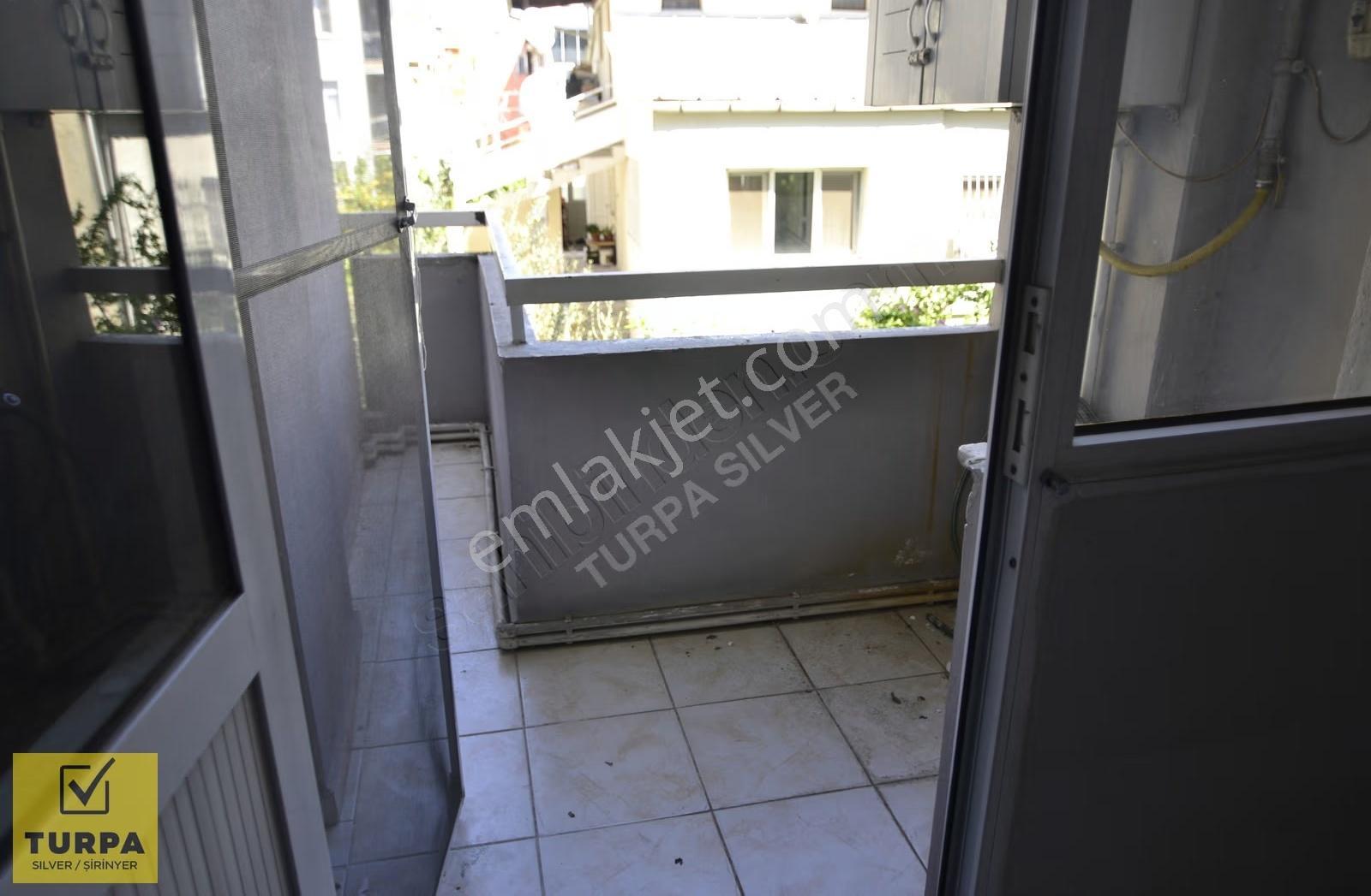 Şirinyer'de İzban Yakını, Kapalı Mutfaklı 2+1 Satılık Daire - Görsel 2