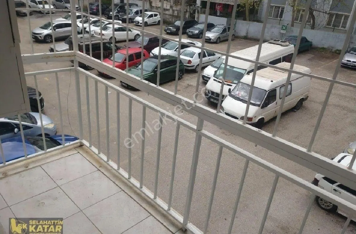 Hacıseyfettin Mah.incirli Caddesi Altı.2+1.90m.2.kat.kombili Asansörlü Daire - Görsel 4